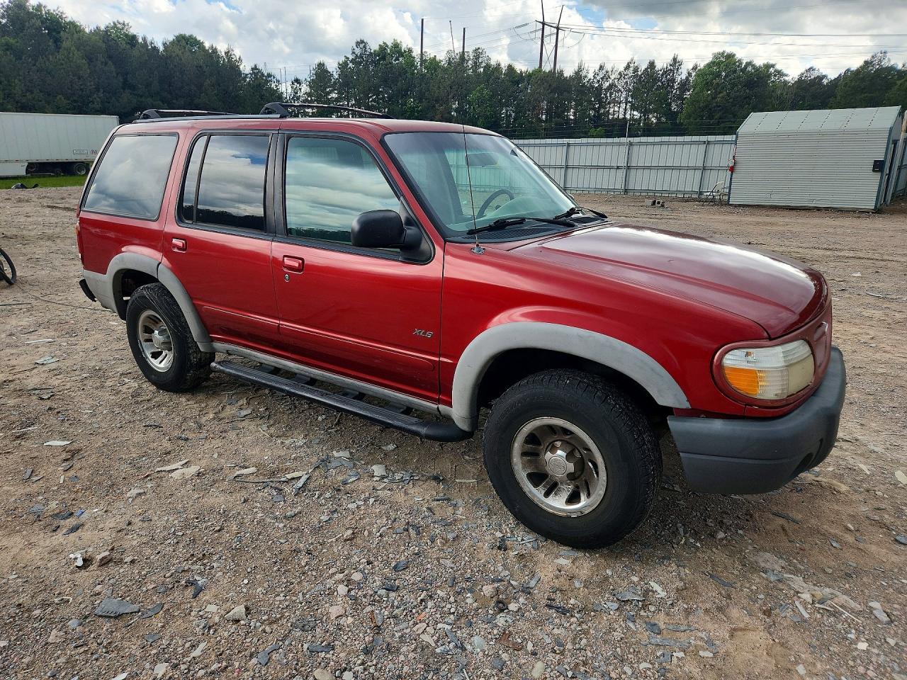 2001 Ford Explorer Red vin: 1FMZU62E61UB53902