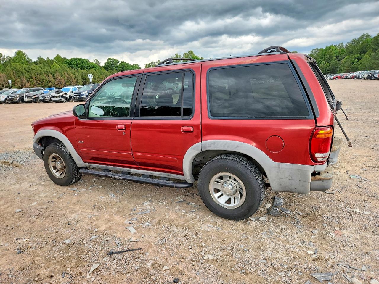 2001 Ford Explorer Red vin: 1FMZU62E61UB53902