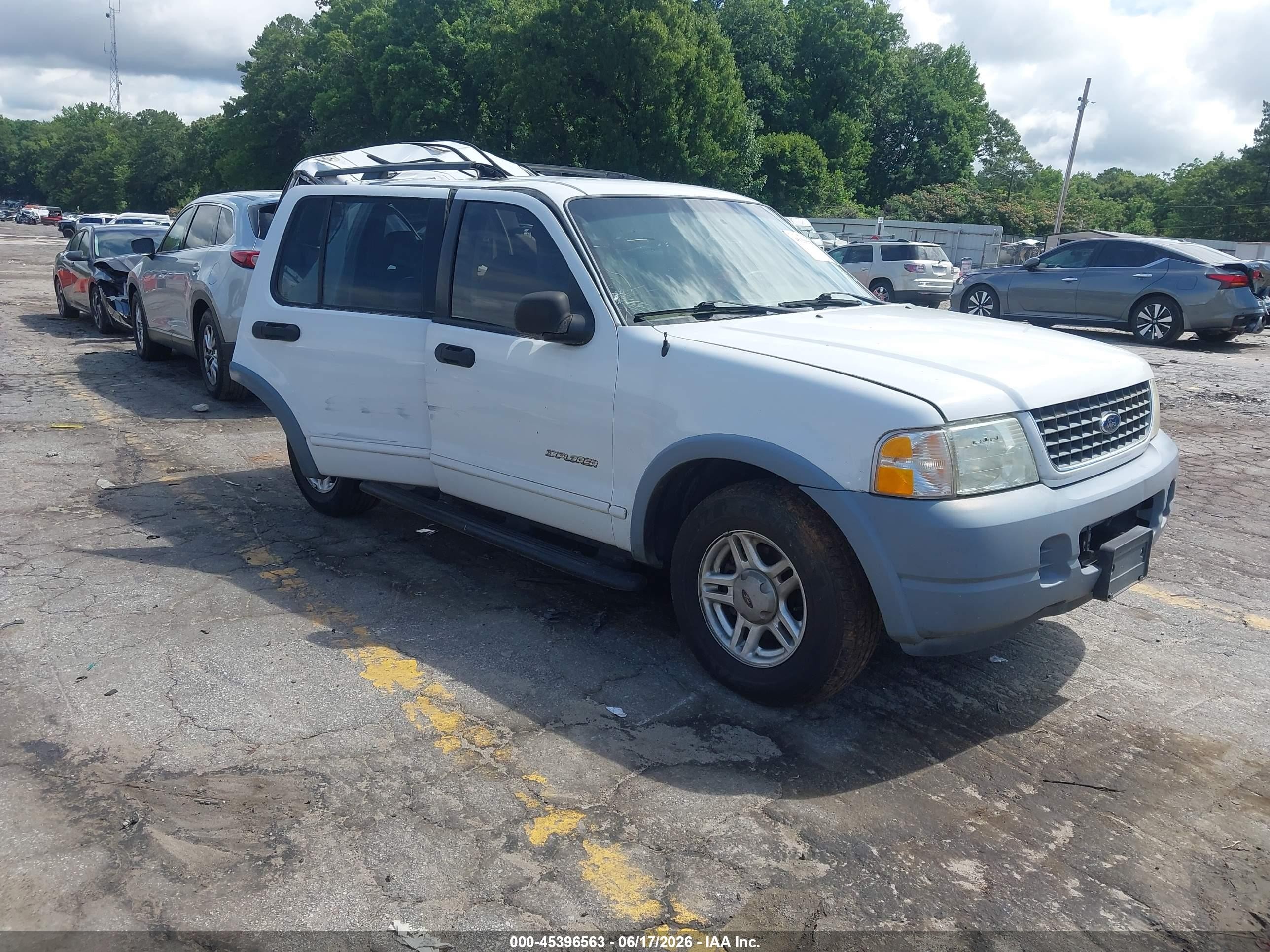 2002 Ford Explorer Xls White vin: 1FMZU62E62ZB79694
