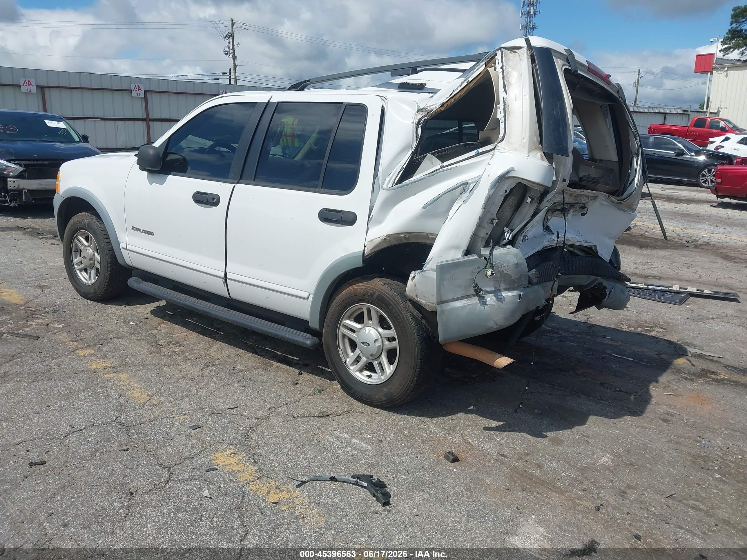 2002 Ford Explorer Xls White vin: 1FMZU62E62ZB79694