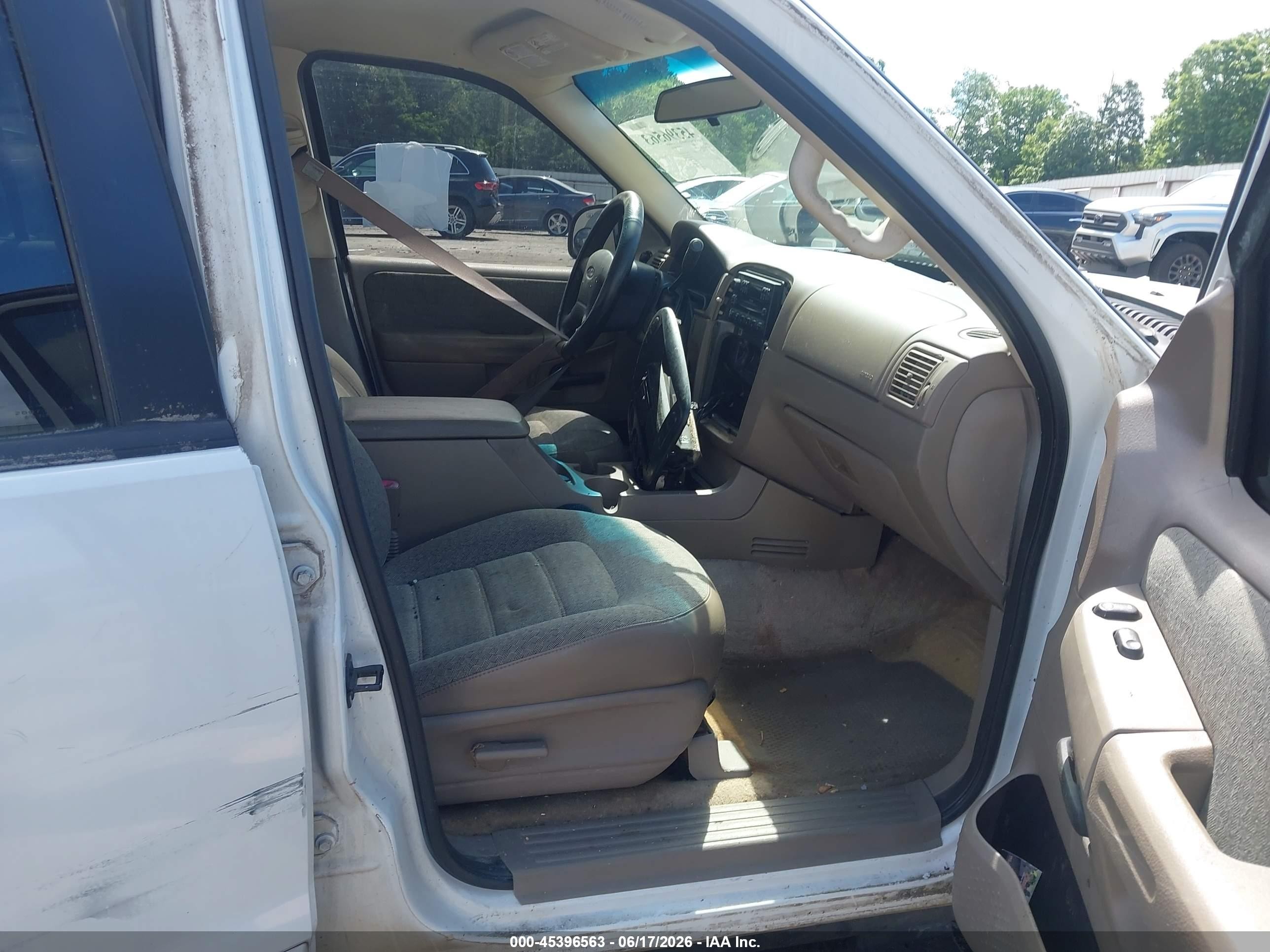 2002 Ford Explorer Xls White vin: 1FMZU62E62ZB79694