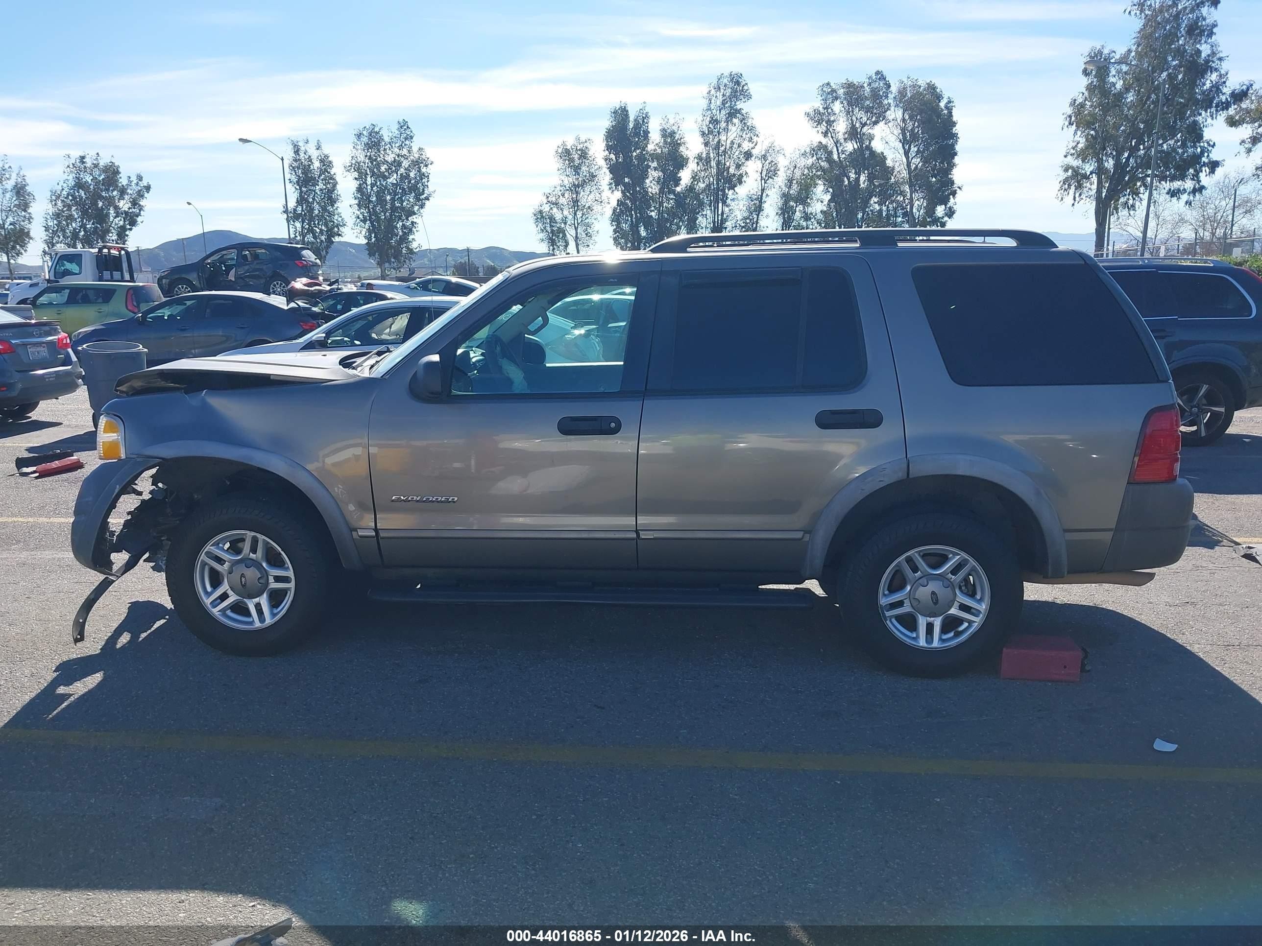 2002 Ford Explorer Xls Beige vin: 1FMZU62E62ZC31891