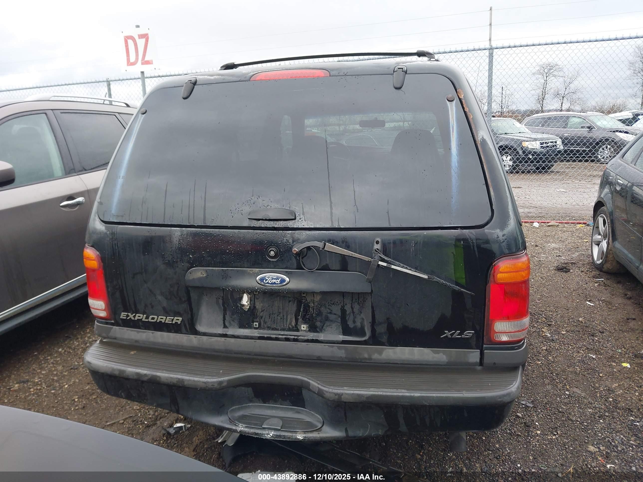 2001 Ford Explorer Xls Black vin: 1FMZU62E91ZA72525