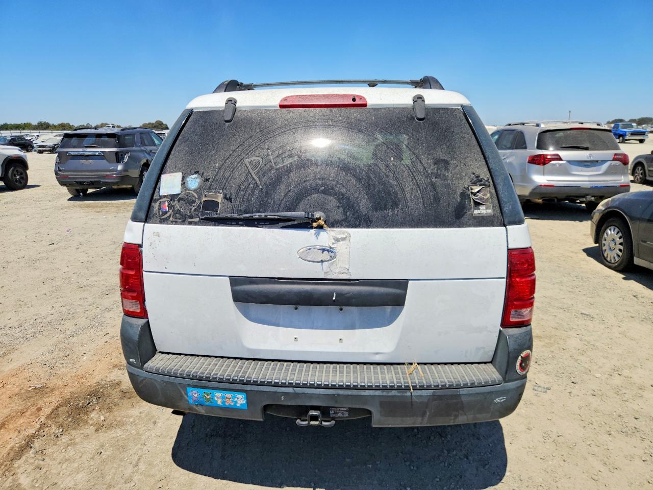 2005 Ford Explorer Xls White vin: 1FMZU62E95UB48456