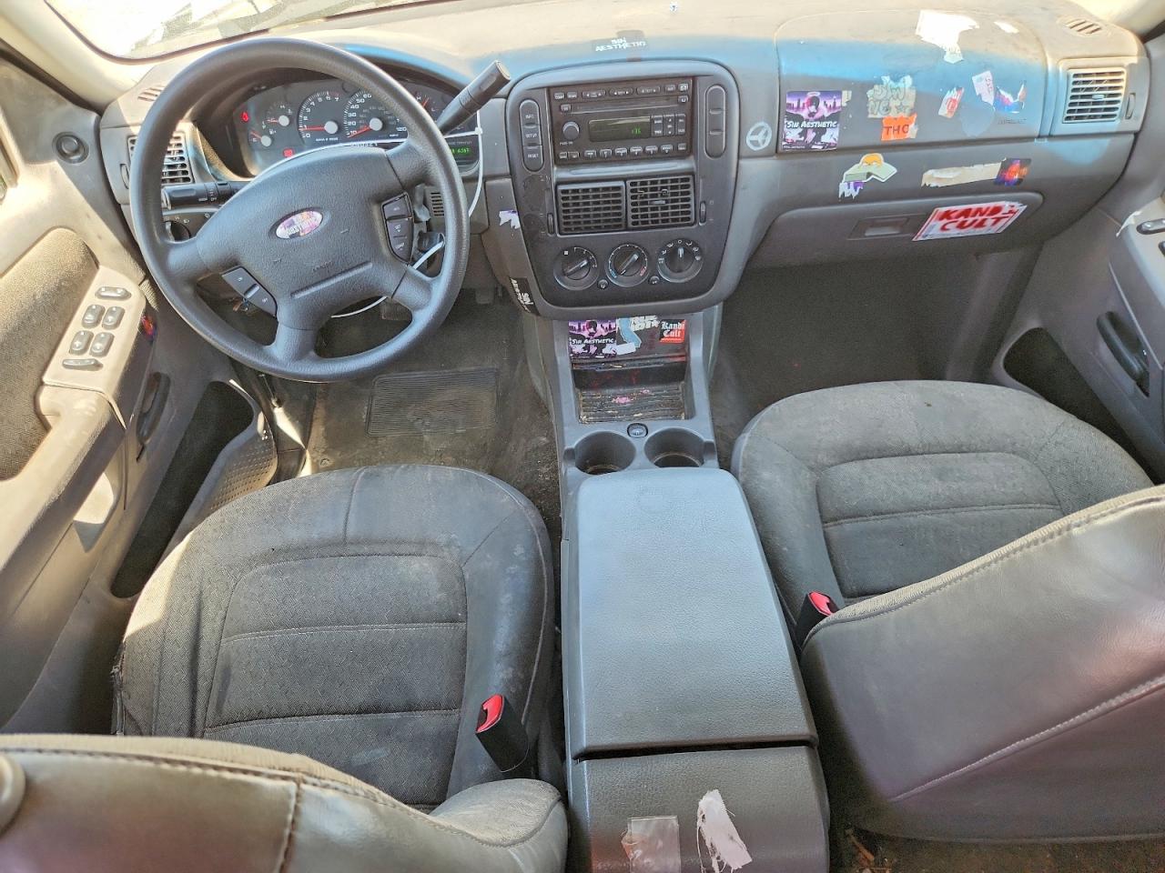2005 Ford Explorer Xls White vin: 1FMZU62E95UB48456