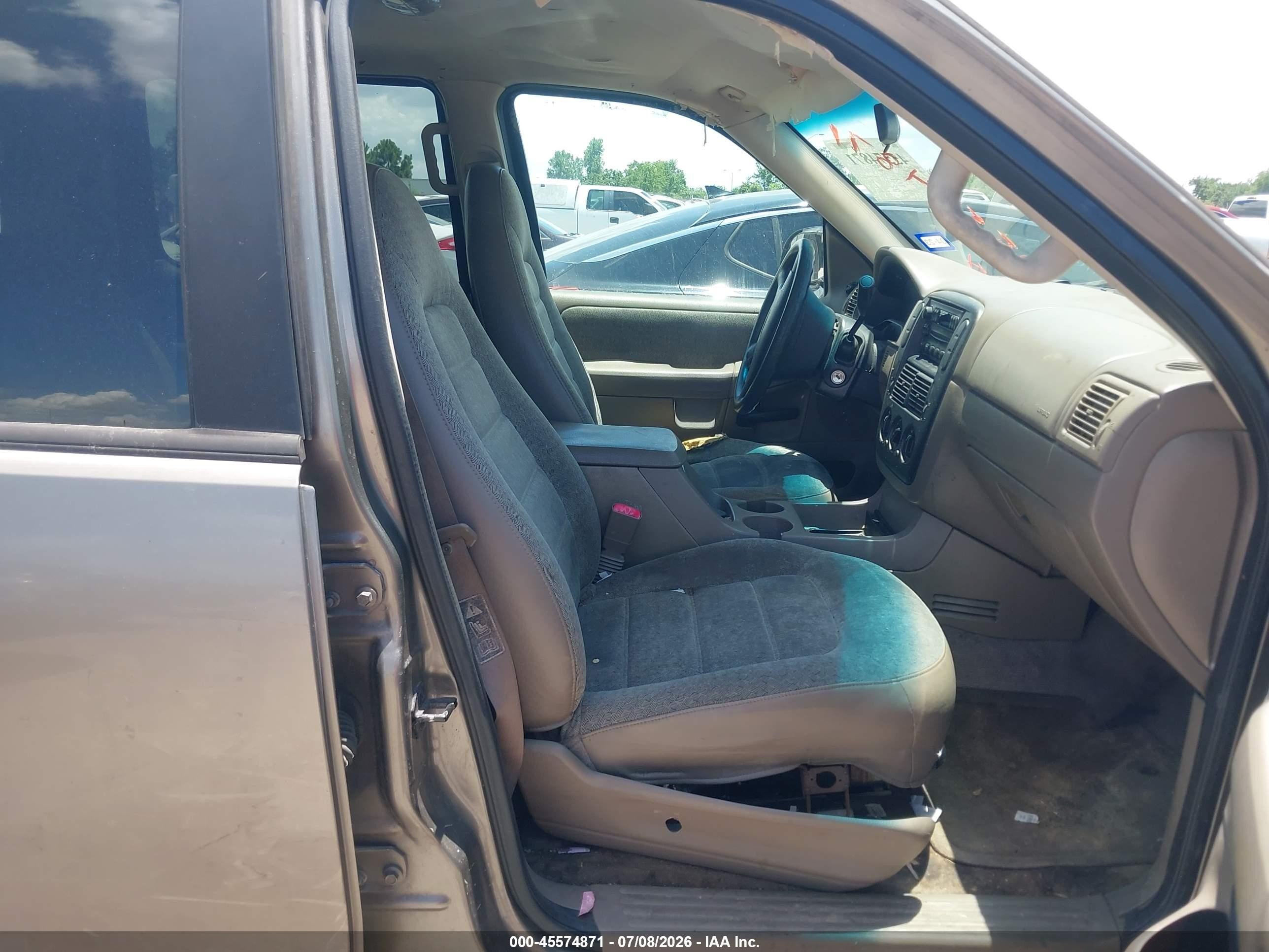 2002 Ford Explorer Xls Gold vin: 1FMZU62EX2ZB55091