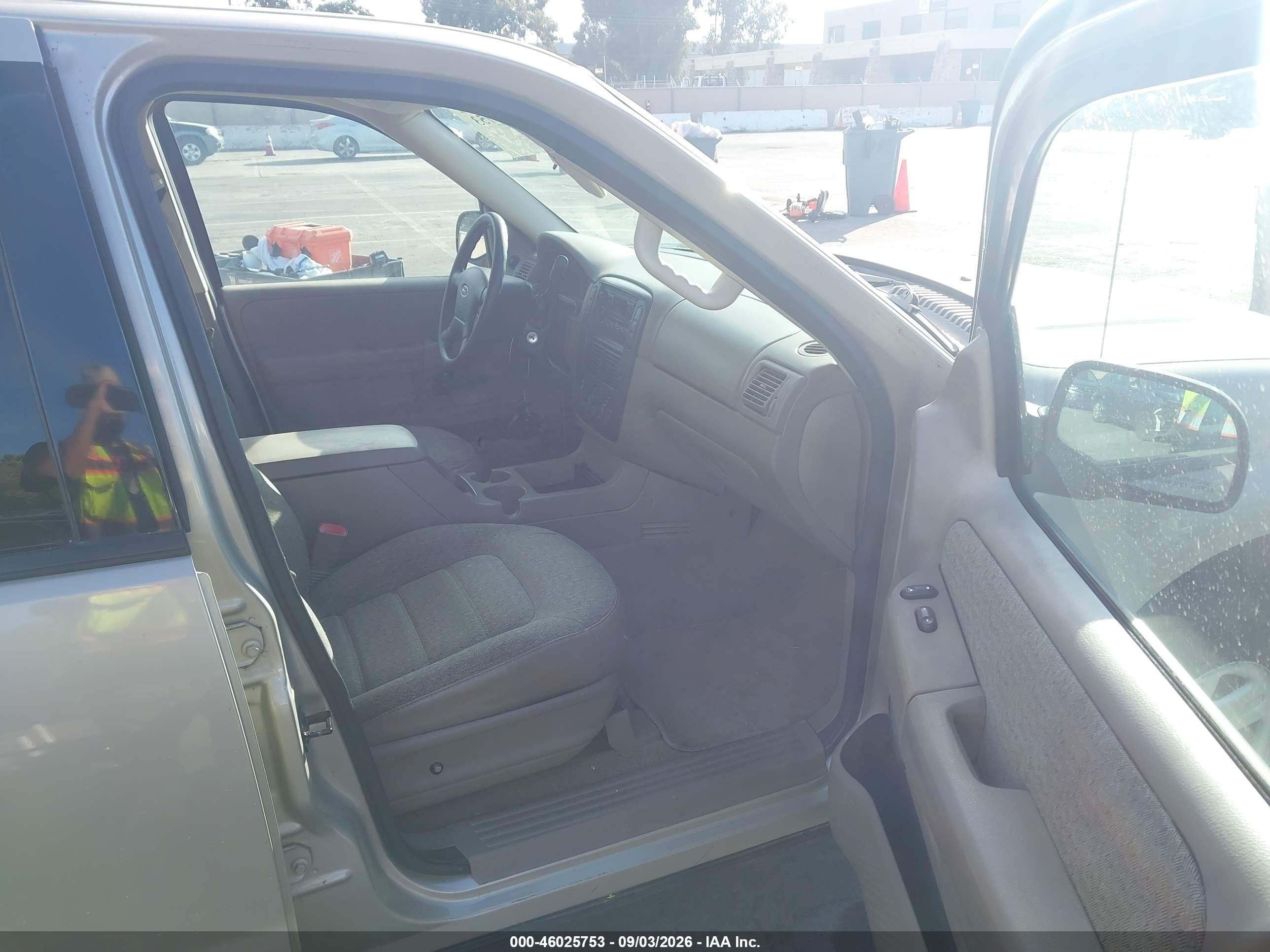 2004 Ford Explorer Xls Gold vin: 1FMZU62K14ZA03063