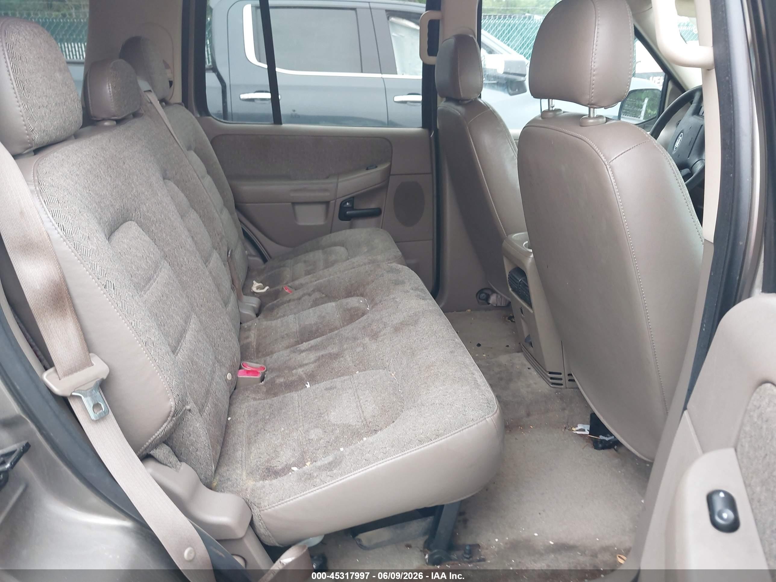 2004 Ford Explorer Xls Gold vin: 1FMZU62K14ZB41900