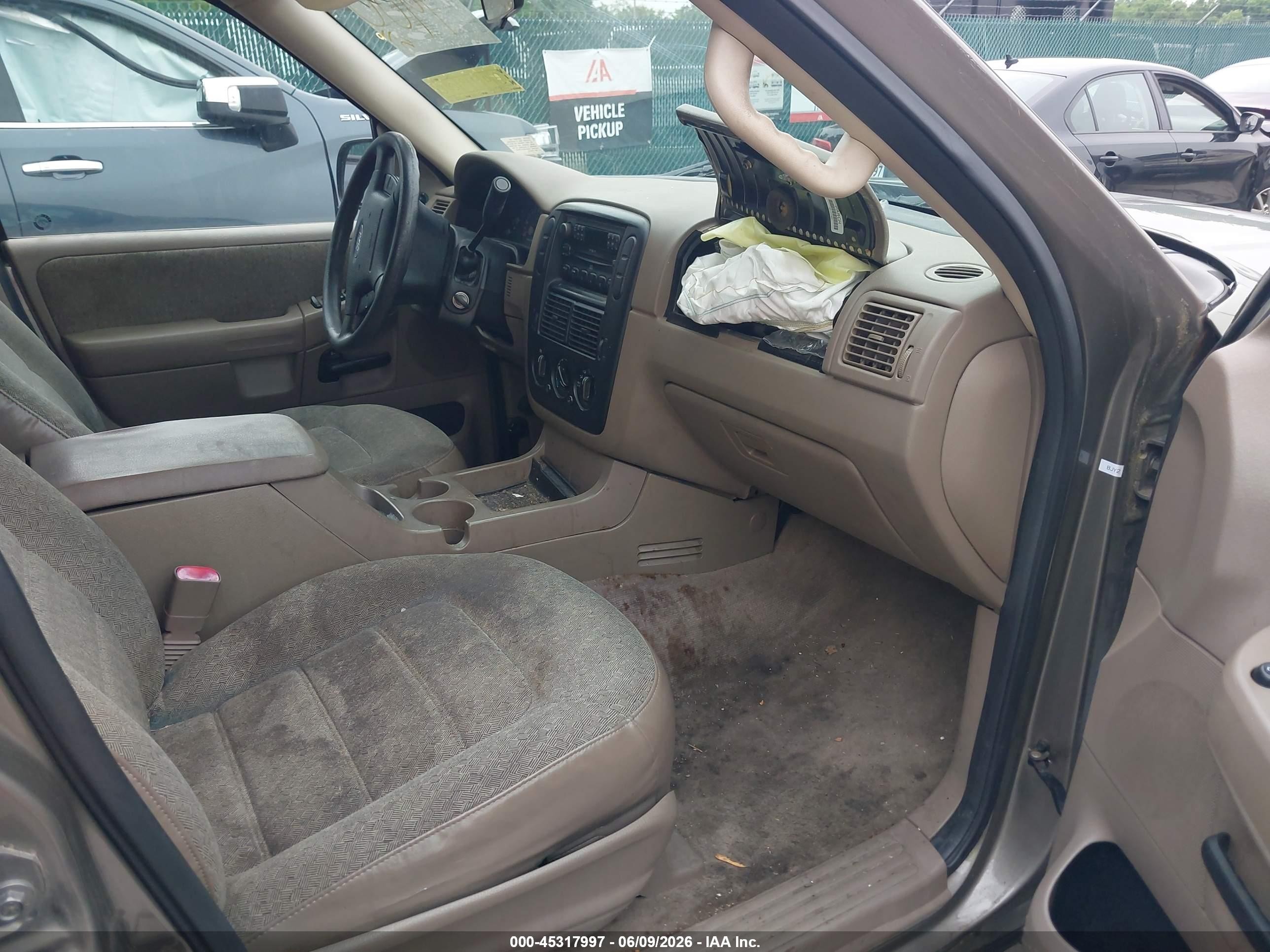 2004 Ford Explorer Xls Gold vin: 1FMZU62K14ZB41900