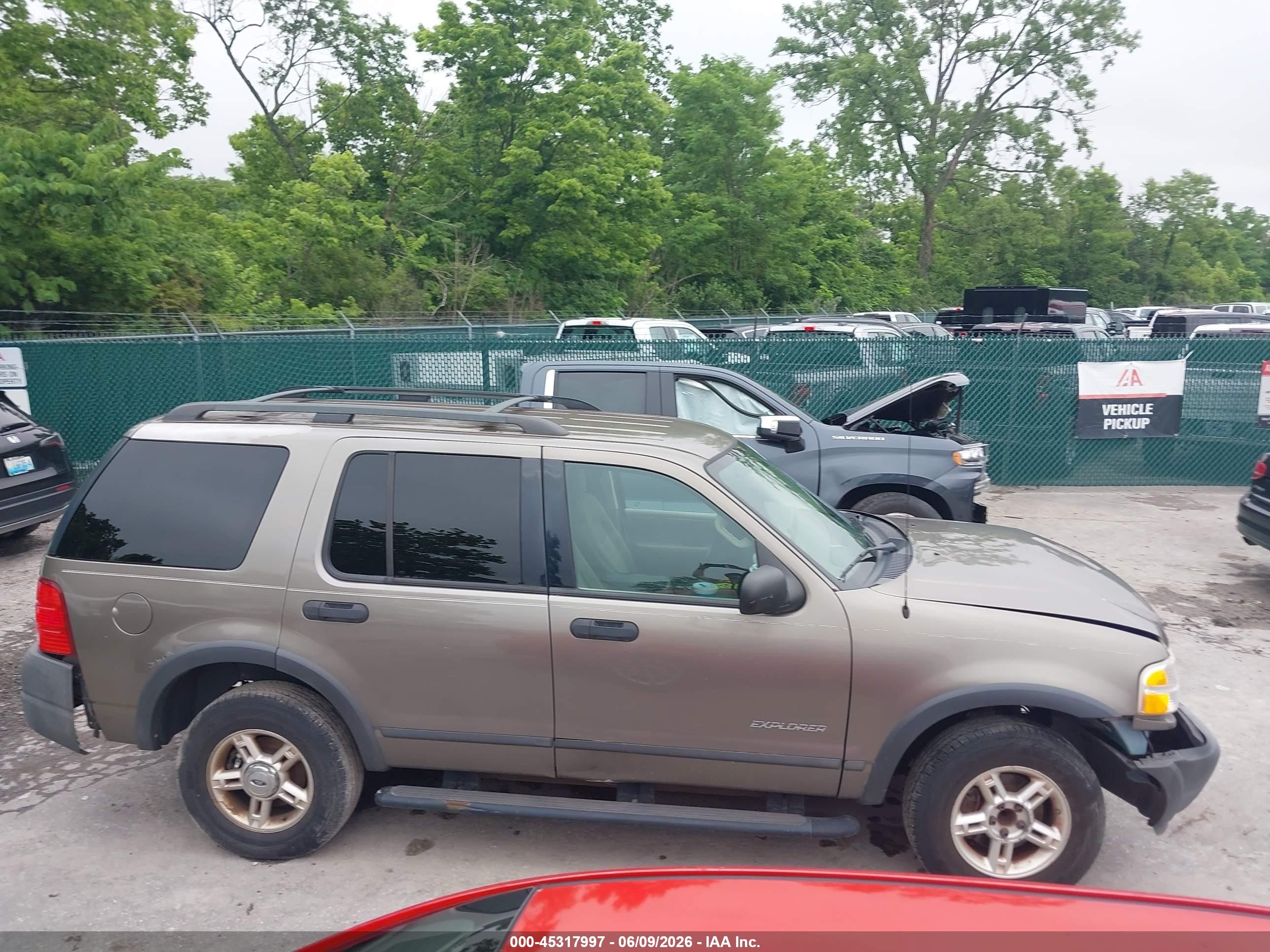 2004 Ford Explorer Xls Gold vin: 1FMZU62K14ZB41900