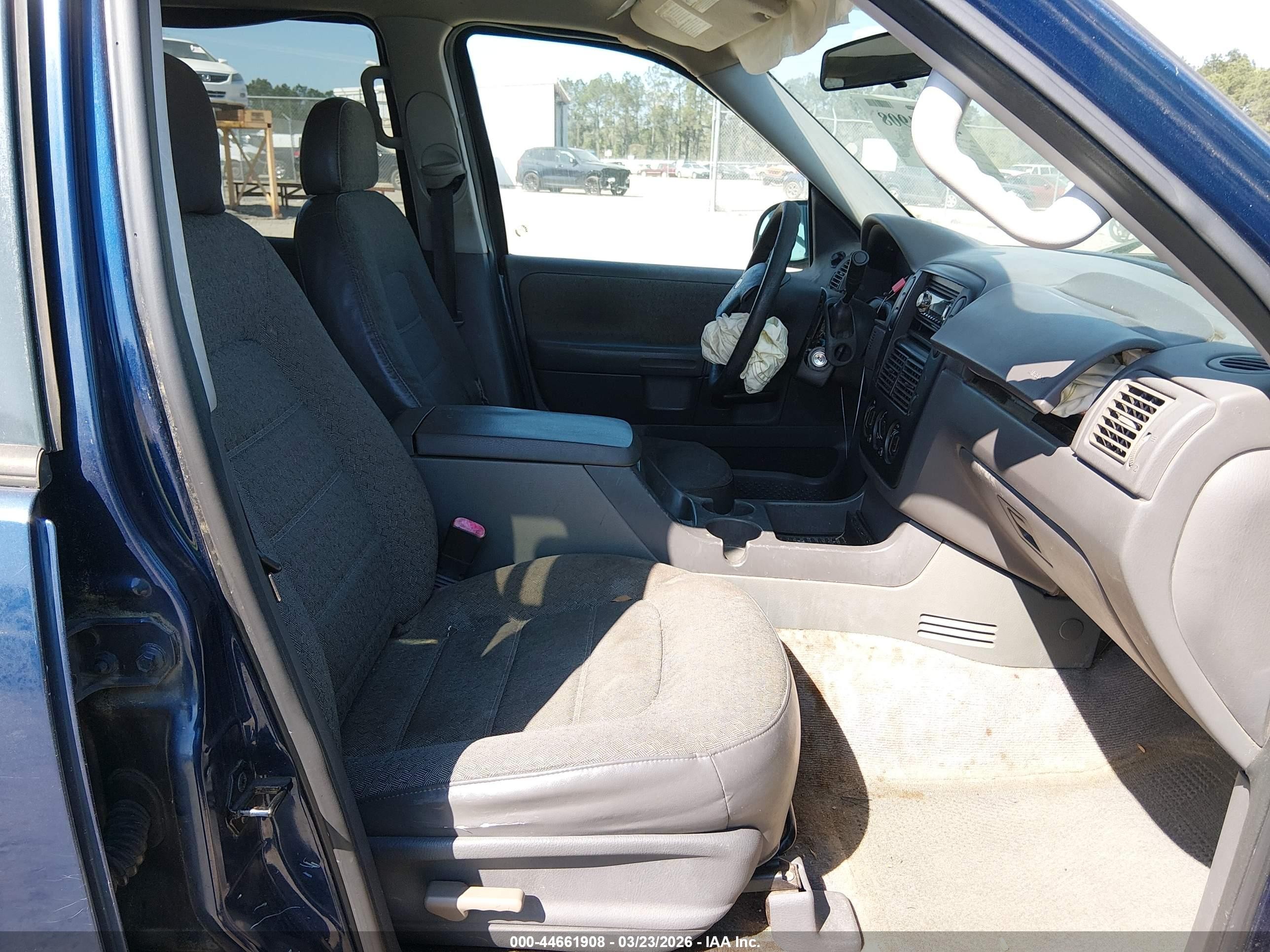 2004 Ford Explorer Xls Dark Blue vin: 1FMZU62K24UB62803