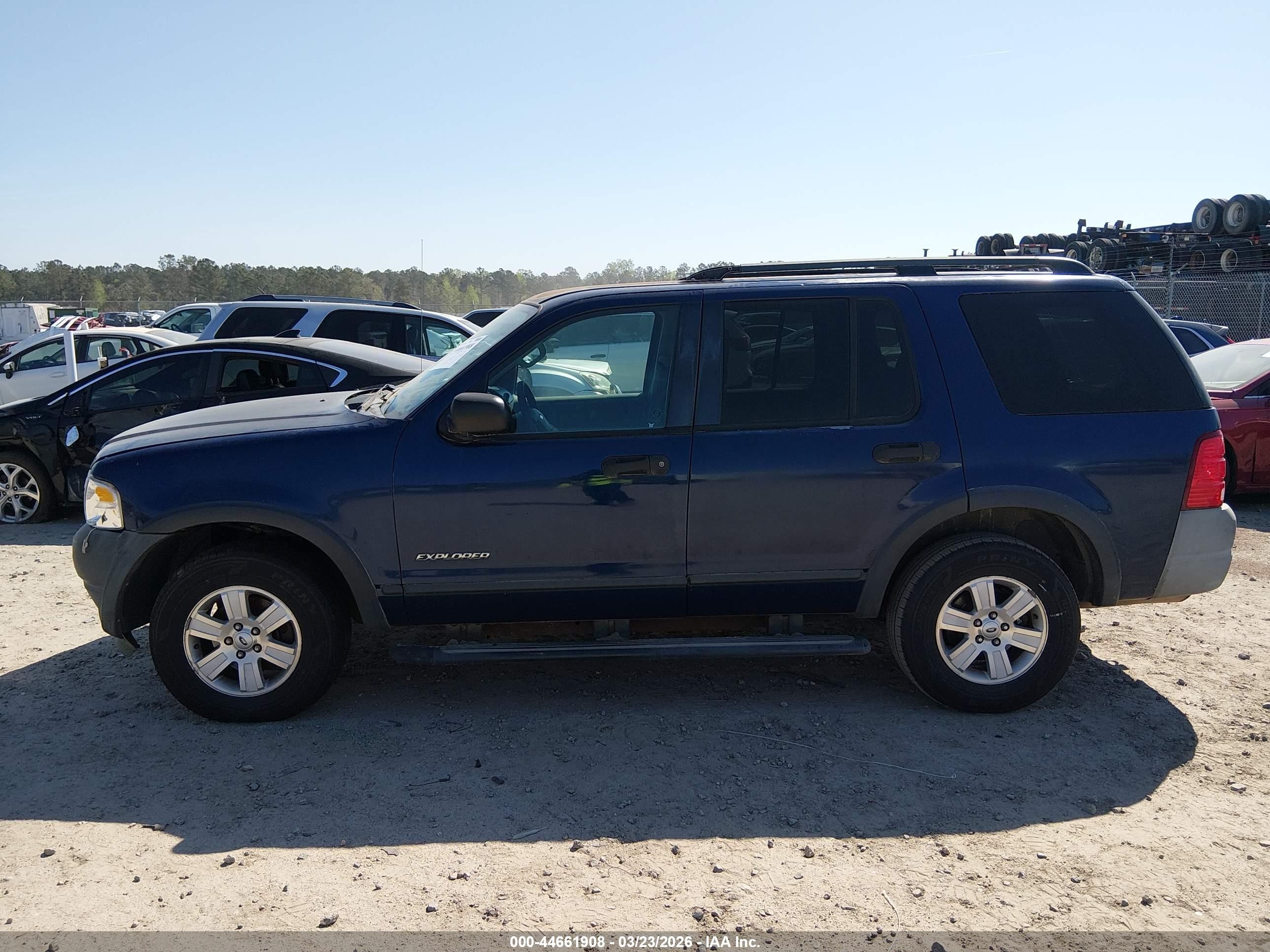 2004 Ford Explorer Xls Dark Blue vin: 1FMZU62K24UB62803