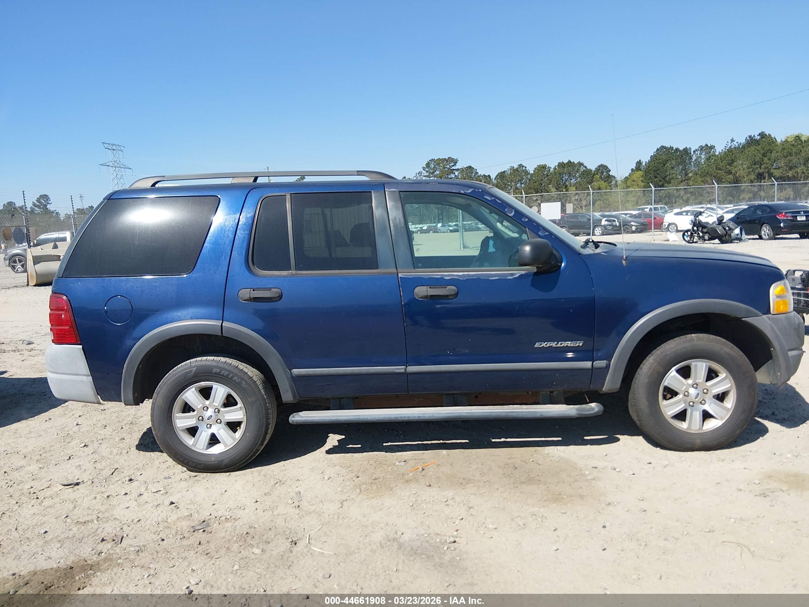 2004 Ford Explorer Xls Dark Blue vin: 1FMZU62K24UB62803