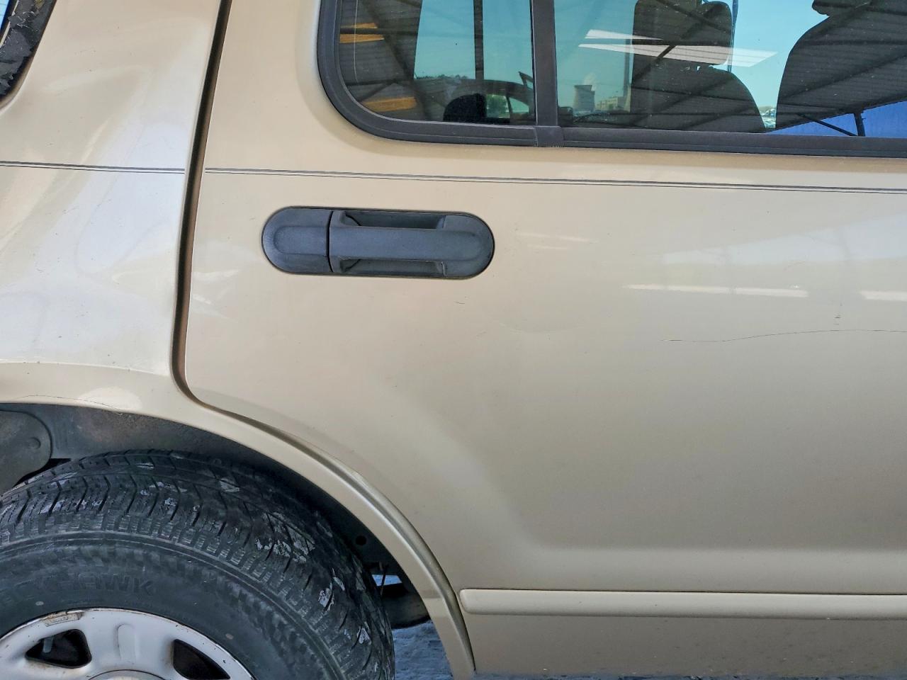 2002 Ford Explorer Xls Gold vin: 1FMZU62K62UD18466