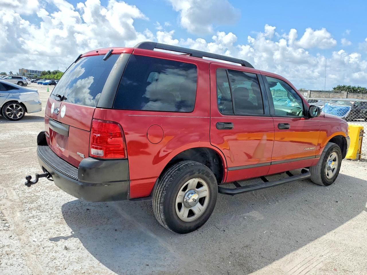 2005 Ford Explorer Xls Red vin: 1FMZU62K95ZA78403