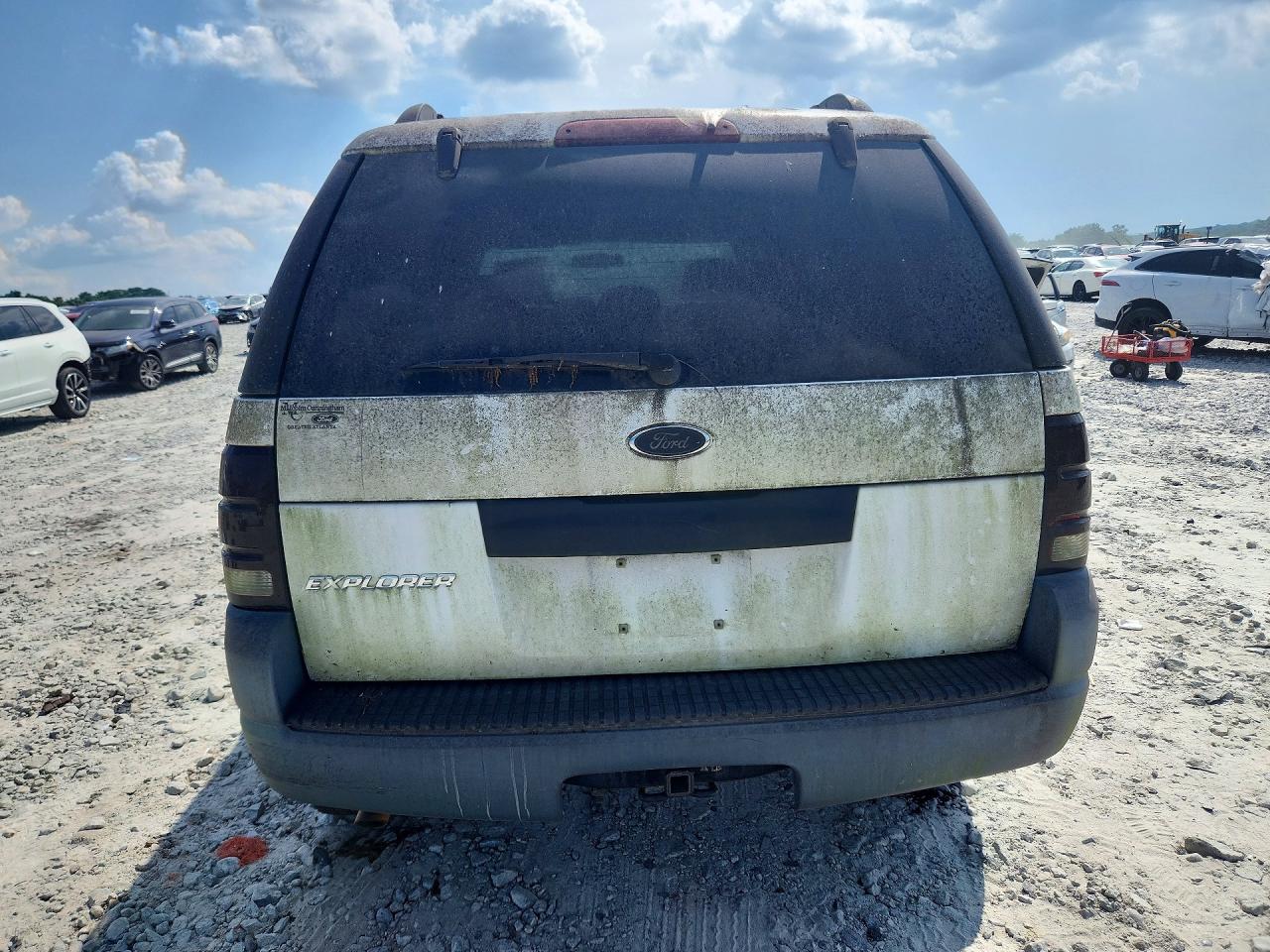 2003 Ford Explorer Xls White vin: 1FMZU62KX3UB30518