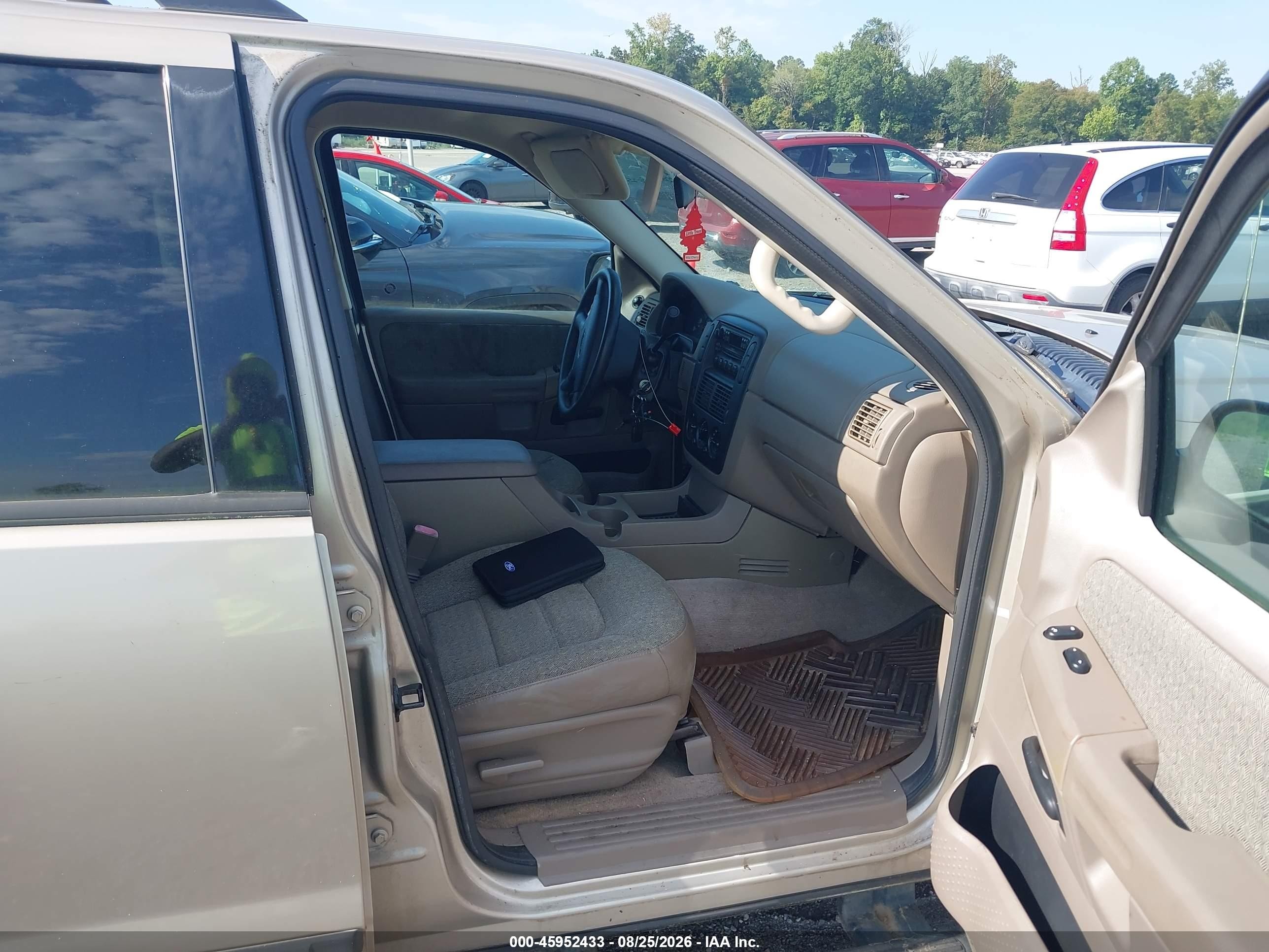 2004 Ford Explorer Xls Золотой vin: 1FMZU62KX4UA30176