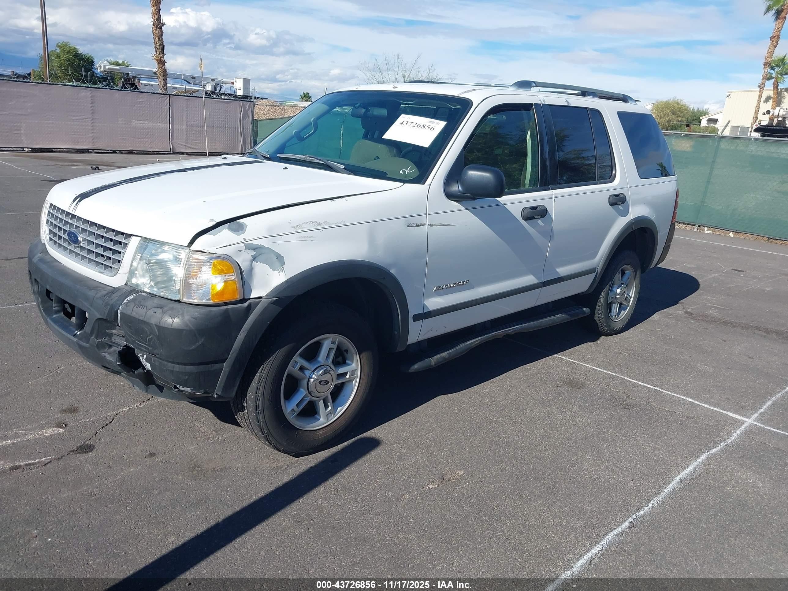 2004 Ford Explorer Xls White vin: 1FMZU62KX4UB34232
