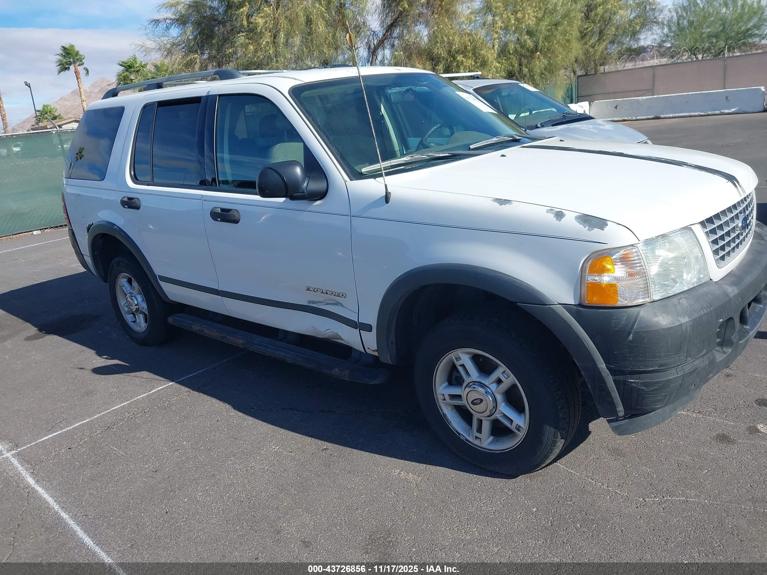 2004 Ford Explorer Xls White vin: 1FMZU62KX4UB34232
