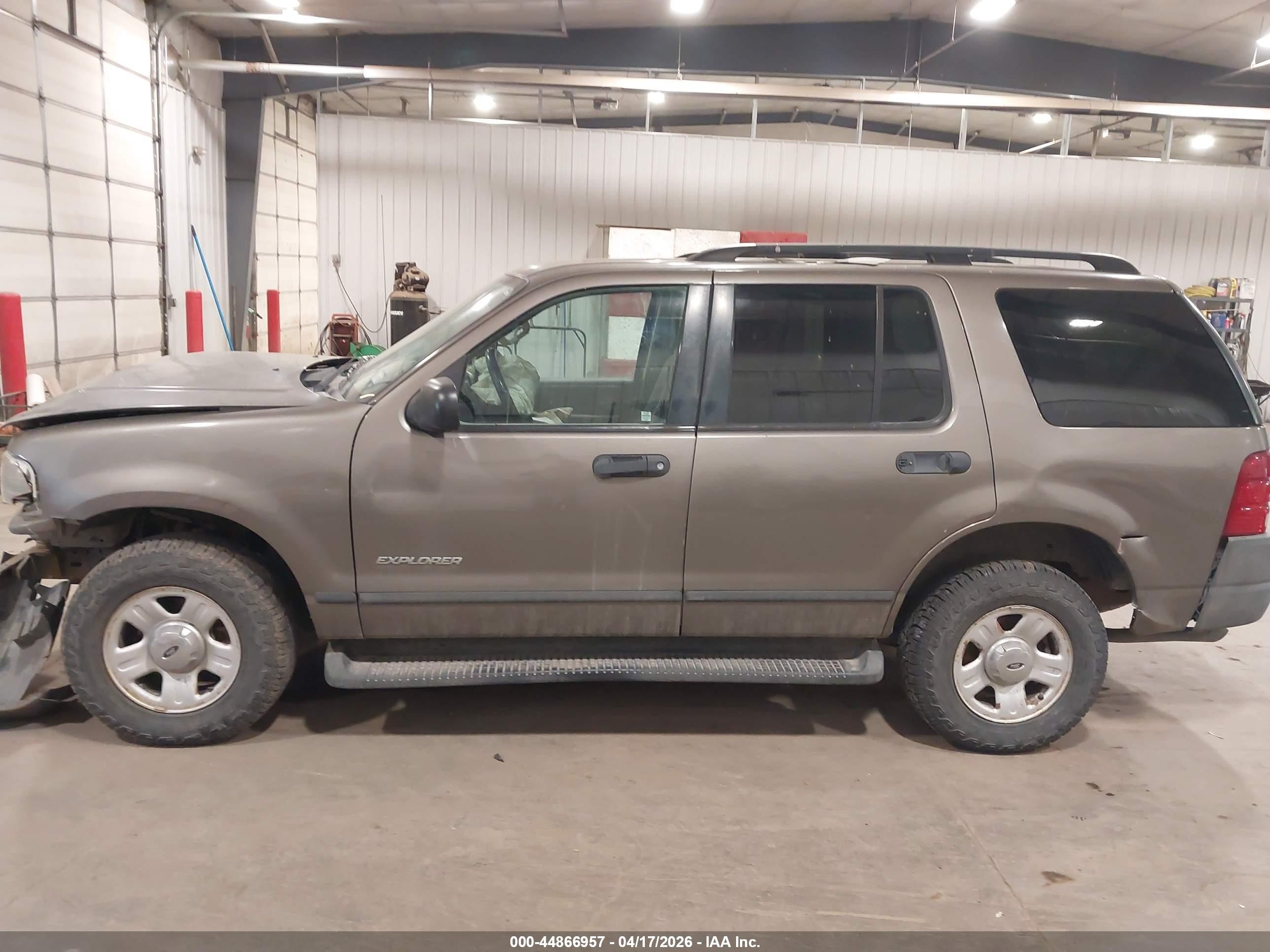 2004 Ford Explorer Xls Brown vin: 1FMZU62KX4UC01962