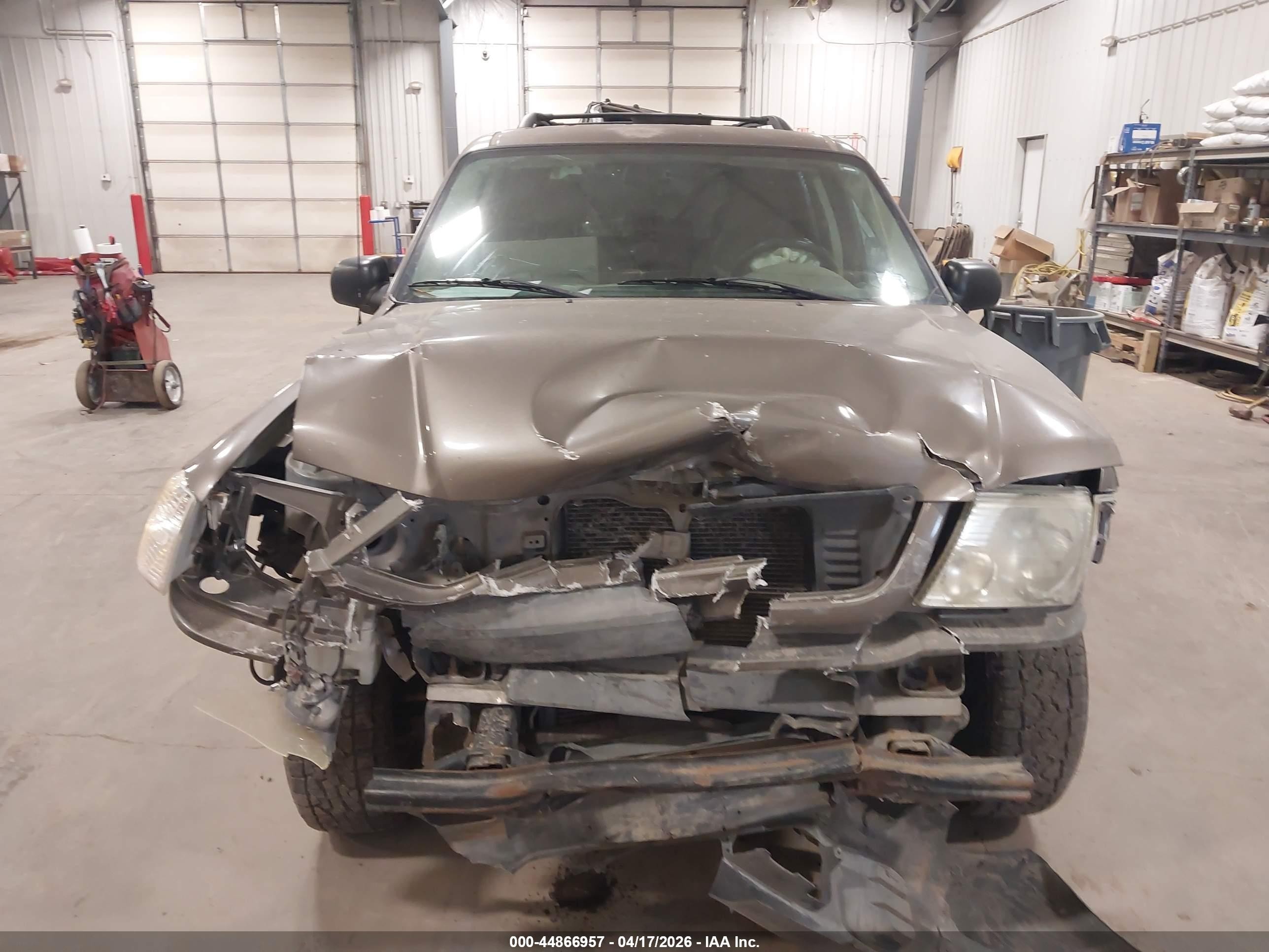 2004 Ford Explorer Xls Brown vin: 1FMZU62KX4UC01962