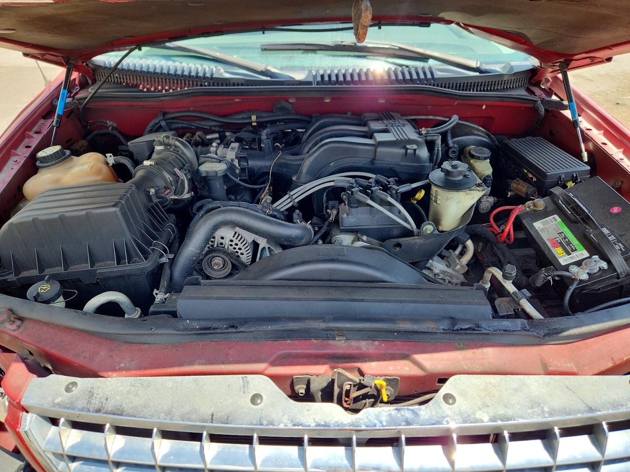 2004 Ford Explorer Xls Red vin: 1FMZU62KX4UC05297