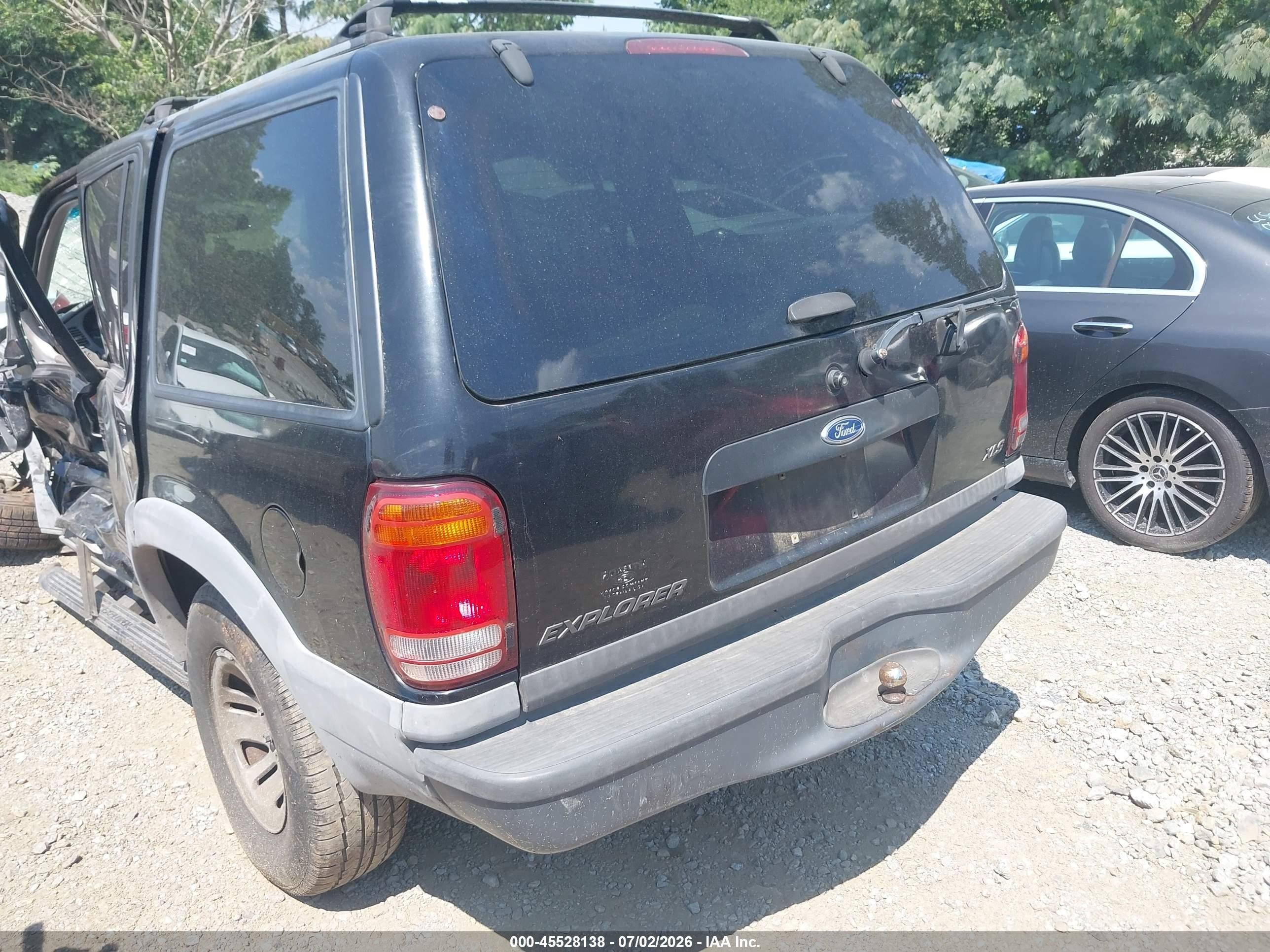 2000 Ford Explorer Xls Black vin: 1FMZU62X5YUB78480