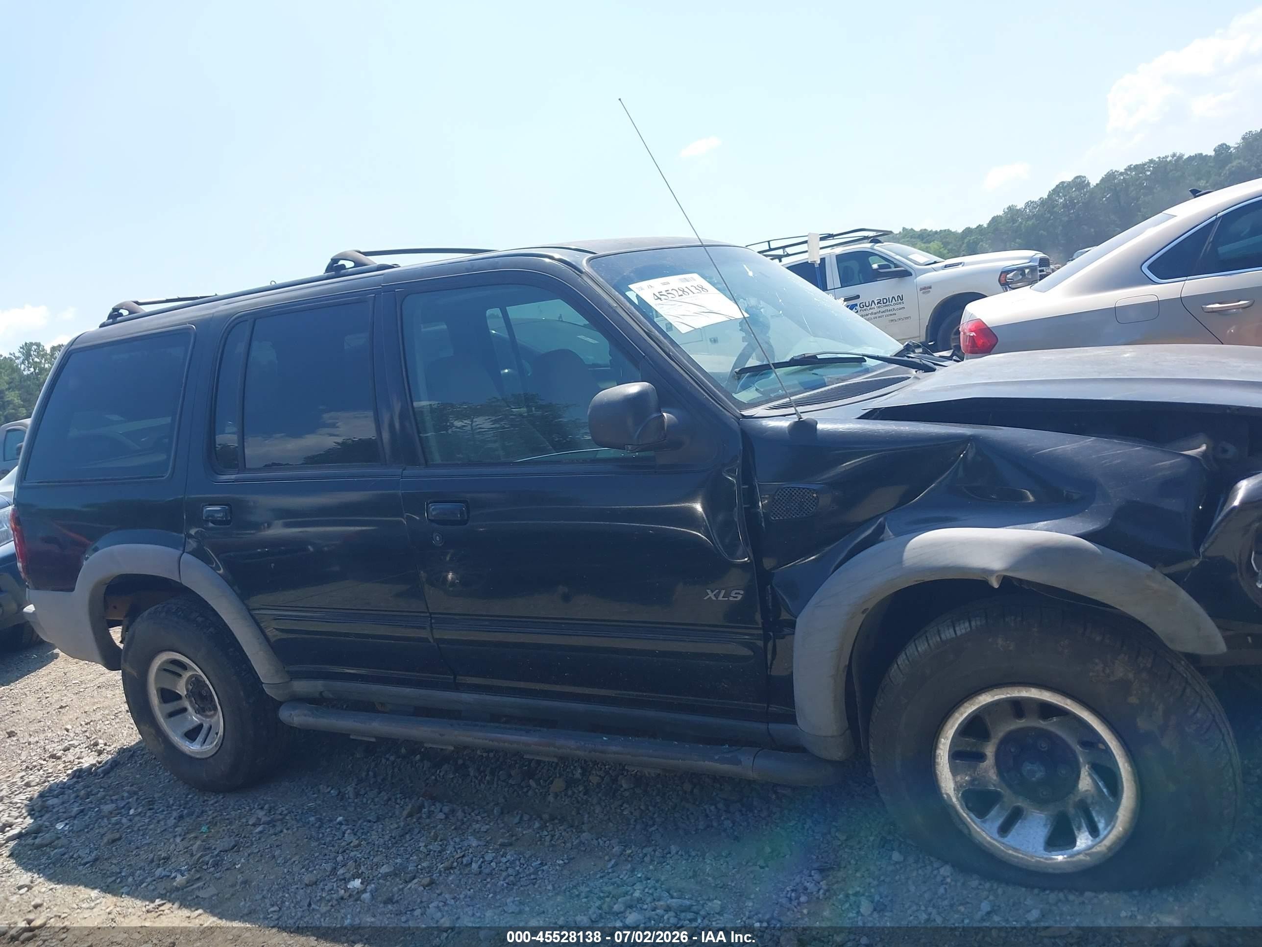 2000 Ford Explorer Xls Black vin: 1FMZU62X5YUB78480