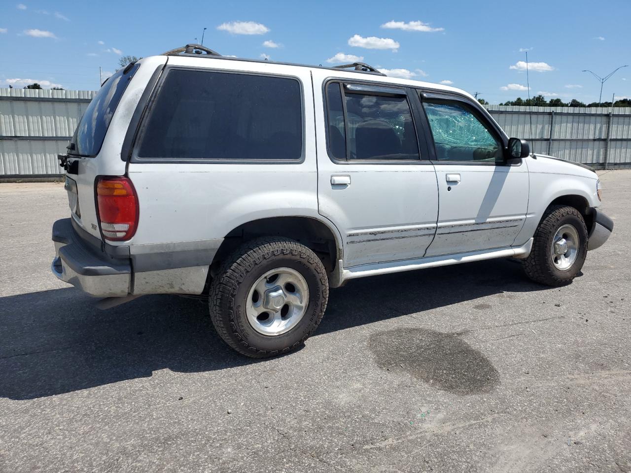 2001 Ford Explorer Xlt Белый vin: 1FMZU63E01ZA49486