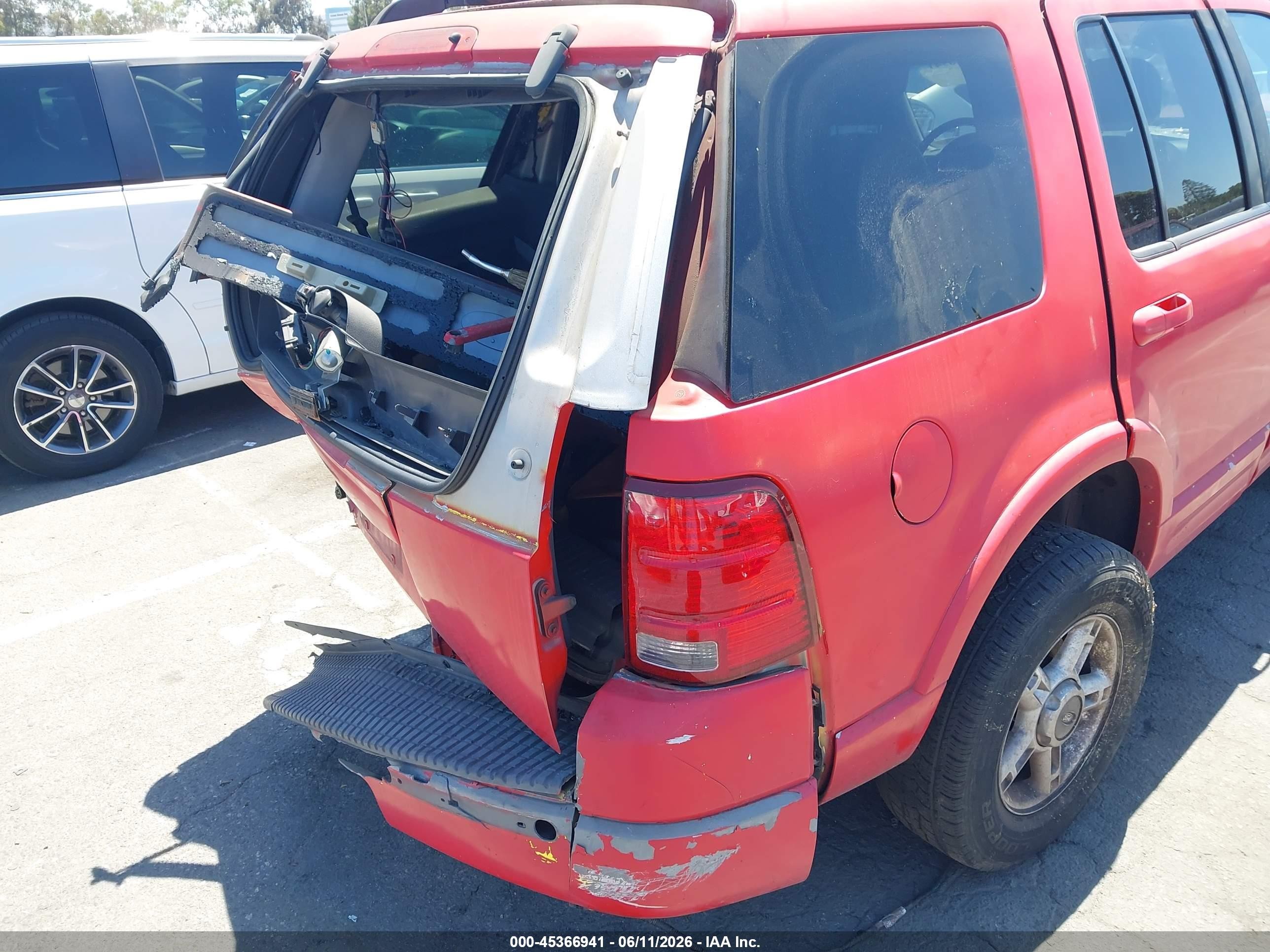 2002 Ford Explorer Xlt Red vin: 1FMZU63E22ZC37010