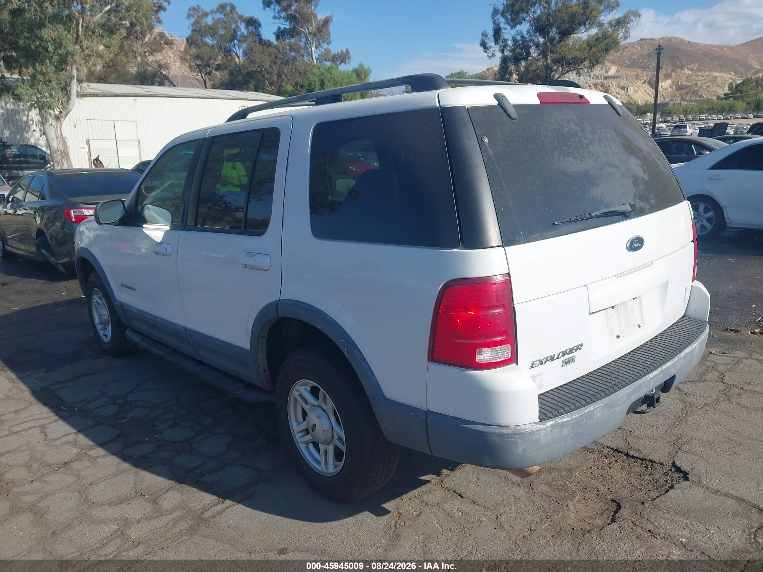 2002 Ford Explorer Xlt White vin: 1FMZU63E72ZB19082