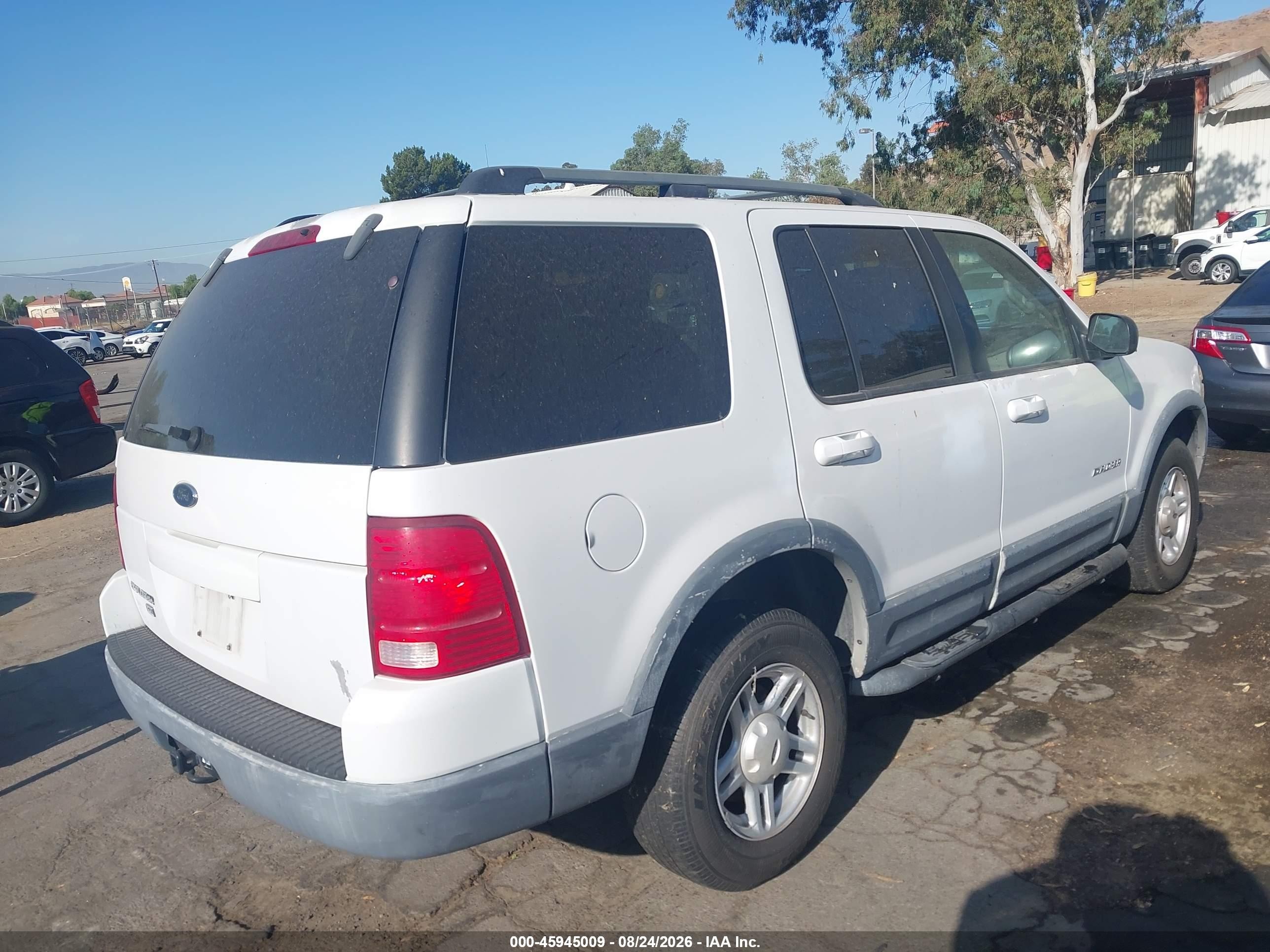 2002 Ford Explorer Xlt White vin: 1FMZU63E72ZB19082