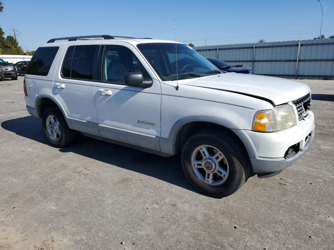 2002 Ford Explorer Xlt White vin: 1FMZU63E72ZC06335