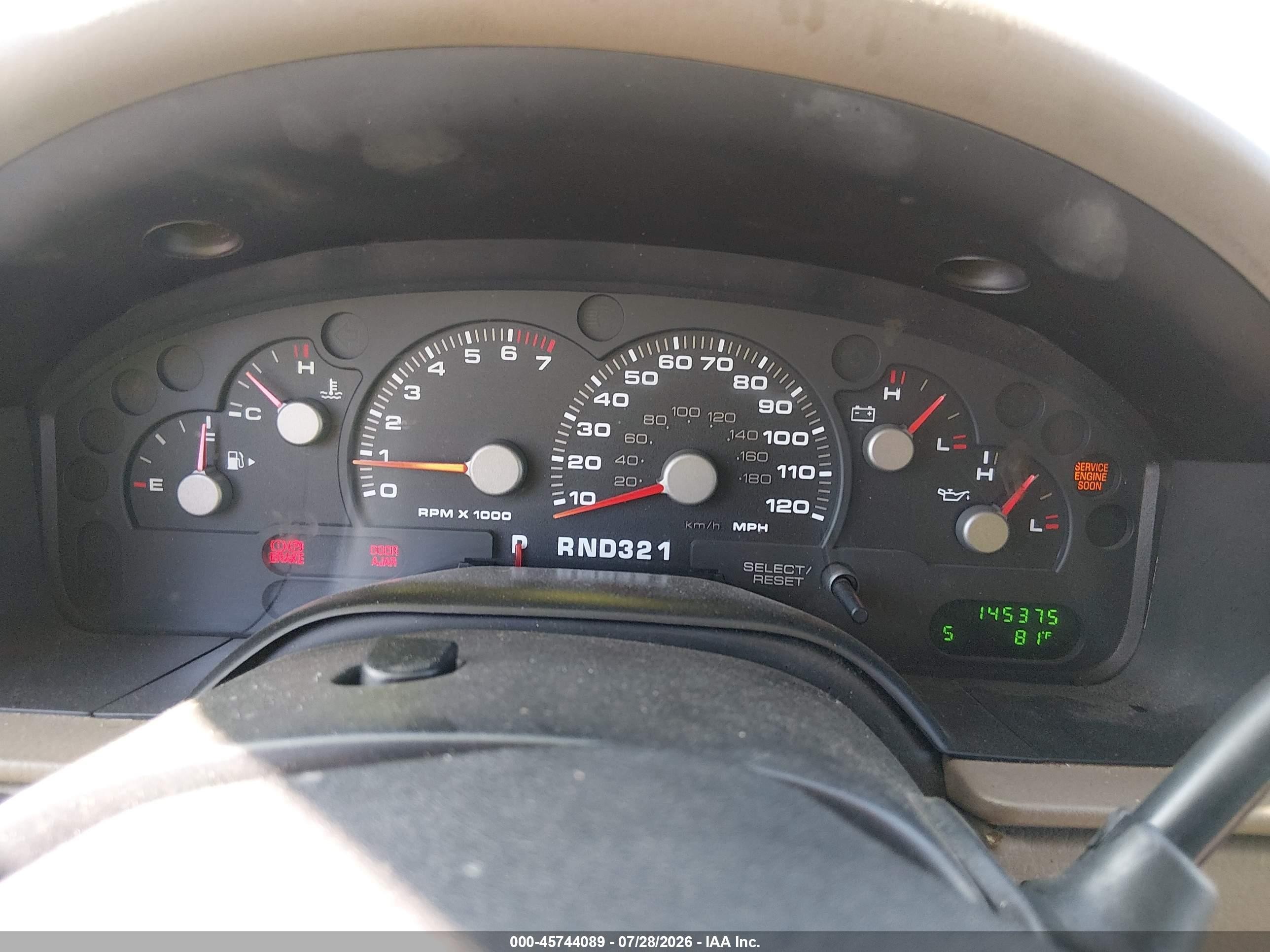 2004 Ford Explorer Xlt White vin: 1FMZU63E74ZB24690