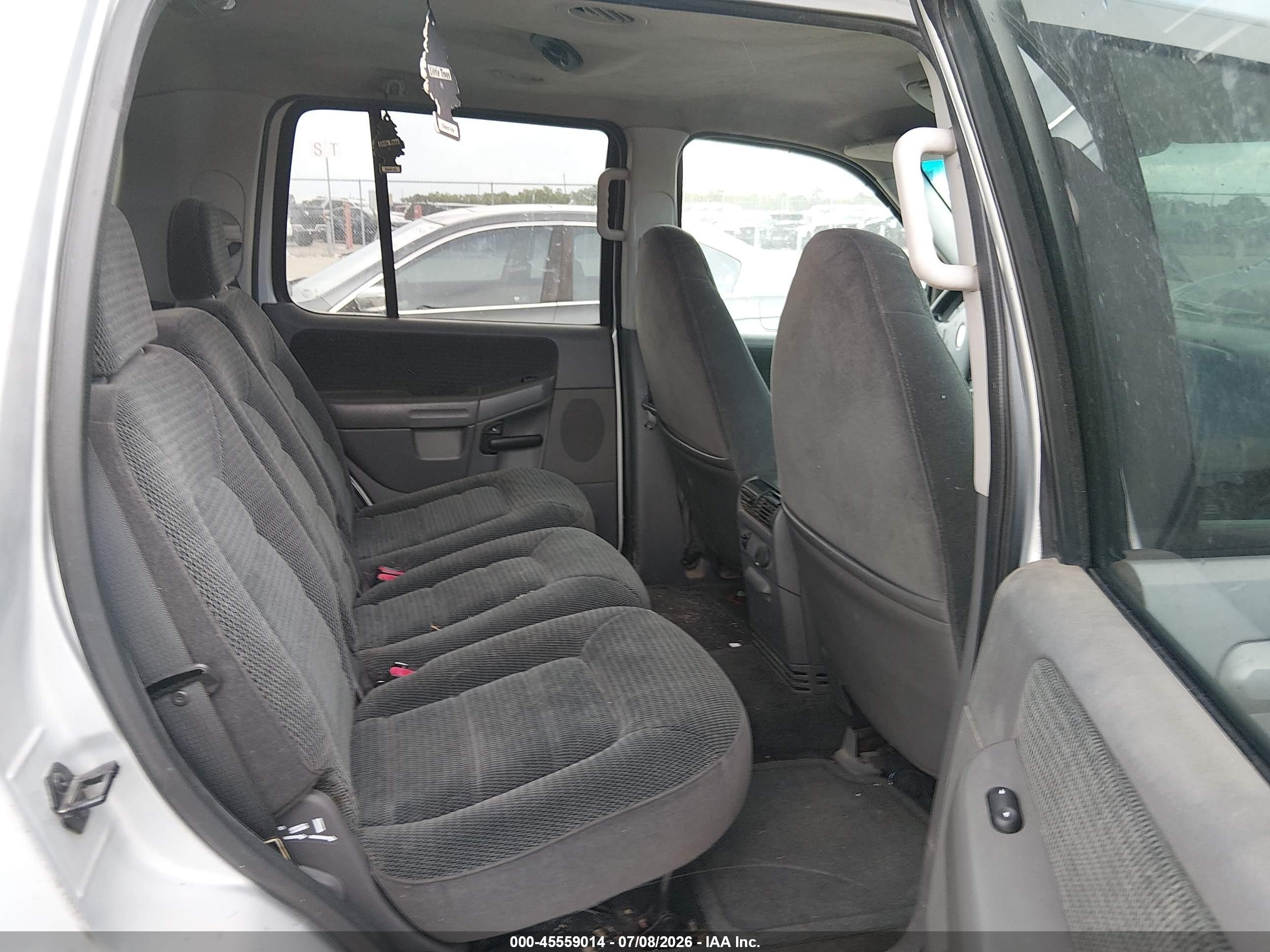 2002 Ford Explorer Xlt Gray vin: 1FMZU63E92UA06103