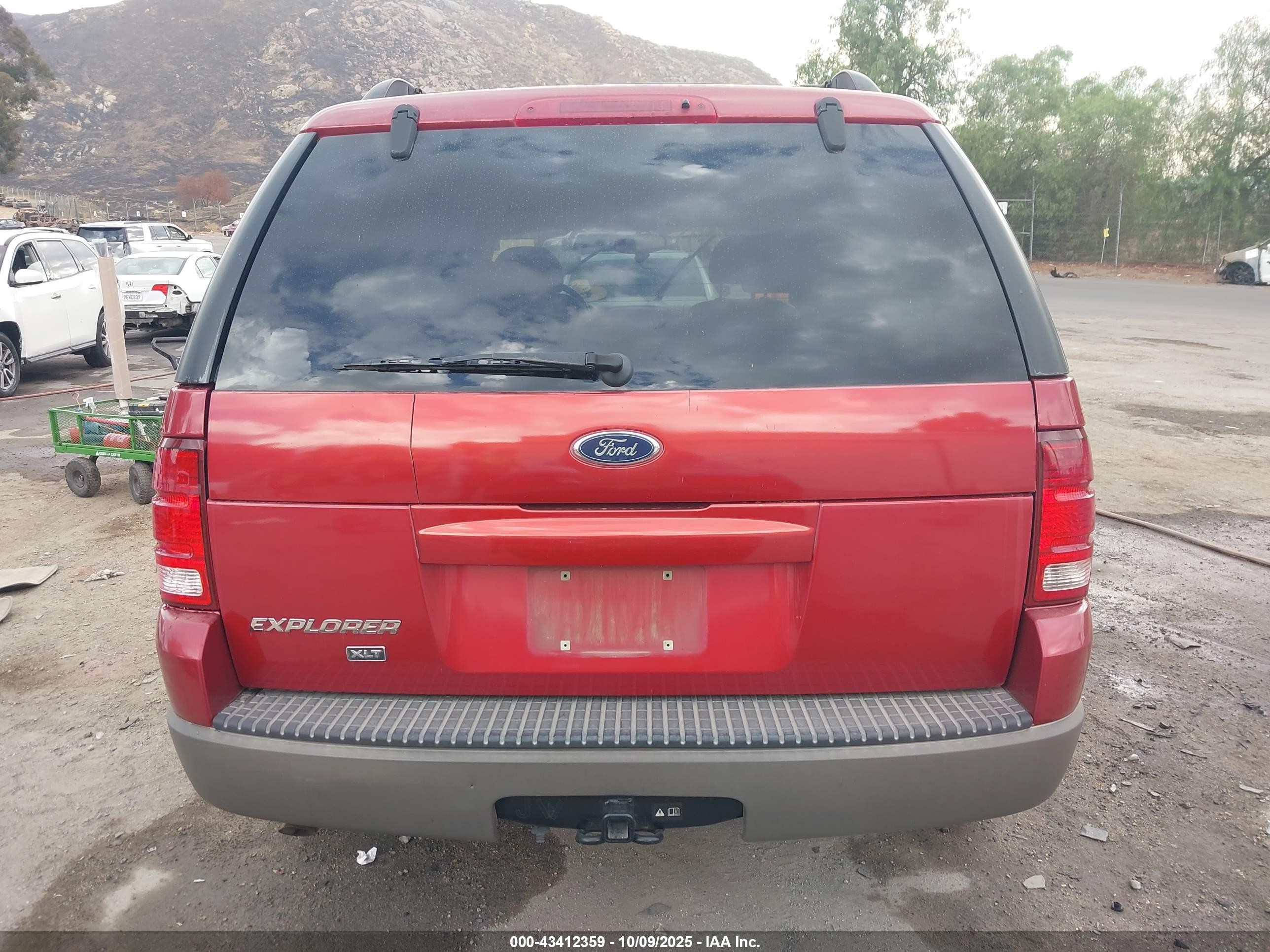 2002 Ford Explorer Xlt Red vin: 1FMZU63K82ZC64668
