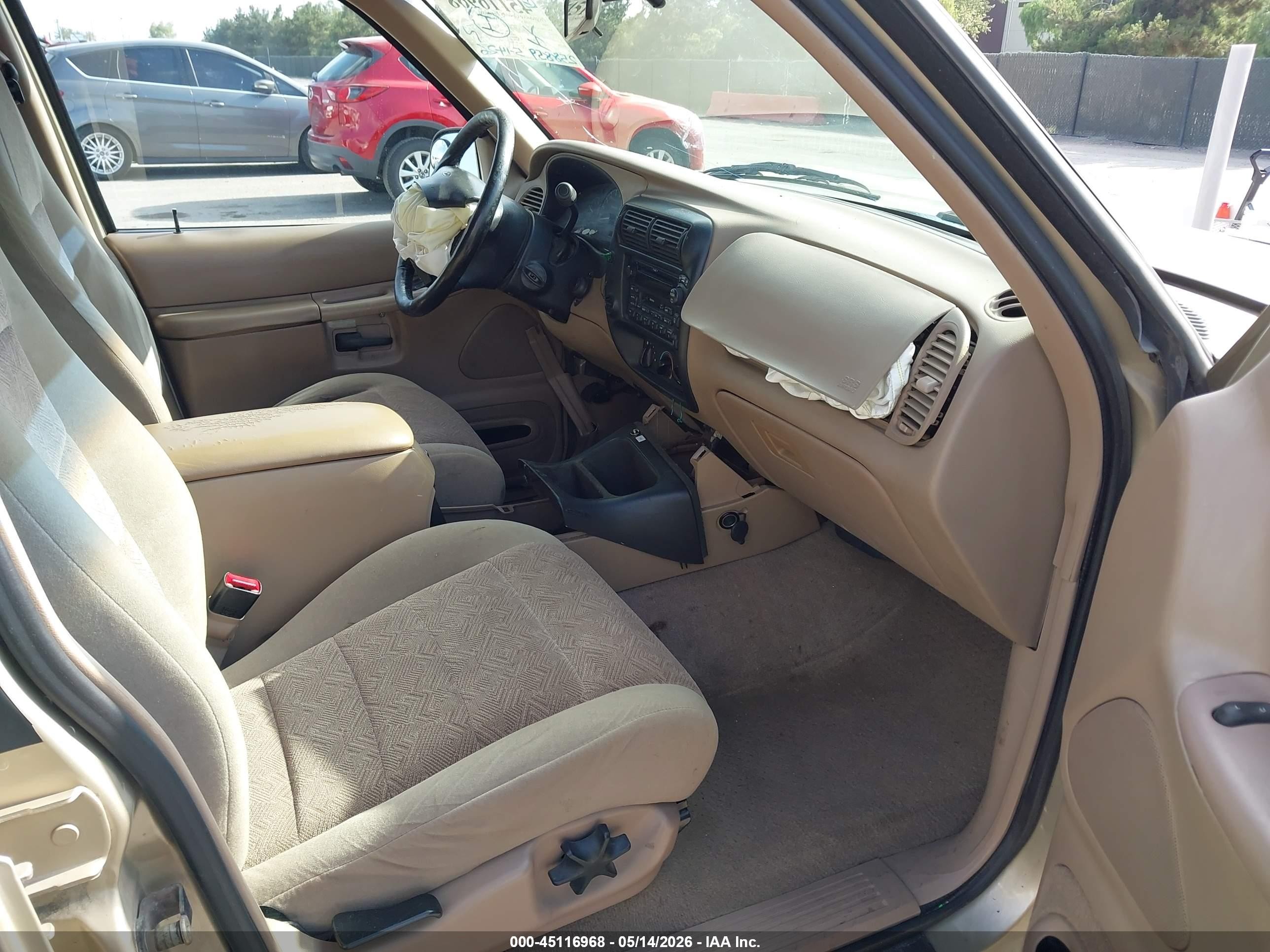 2000 Ford Explorer Xlt Tan vin: 1FMZU63P6YZB63228