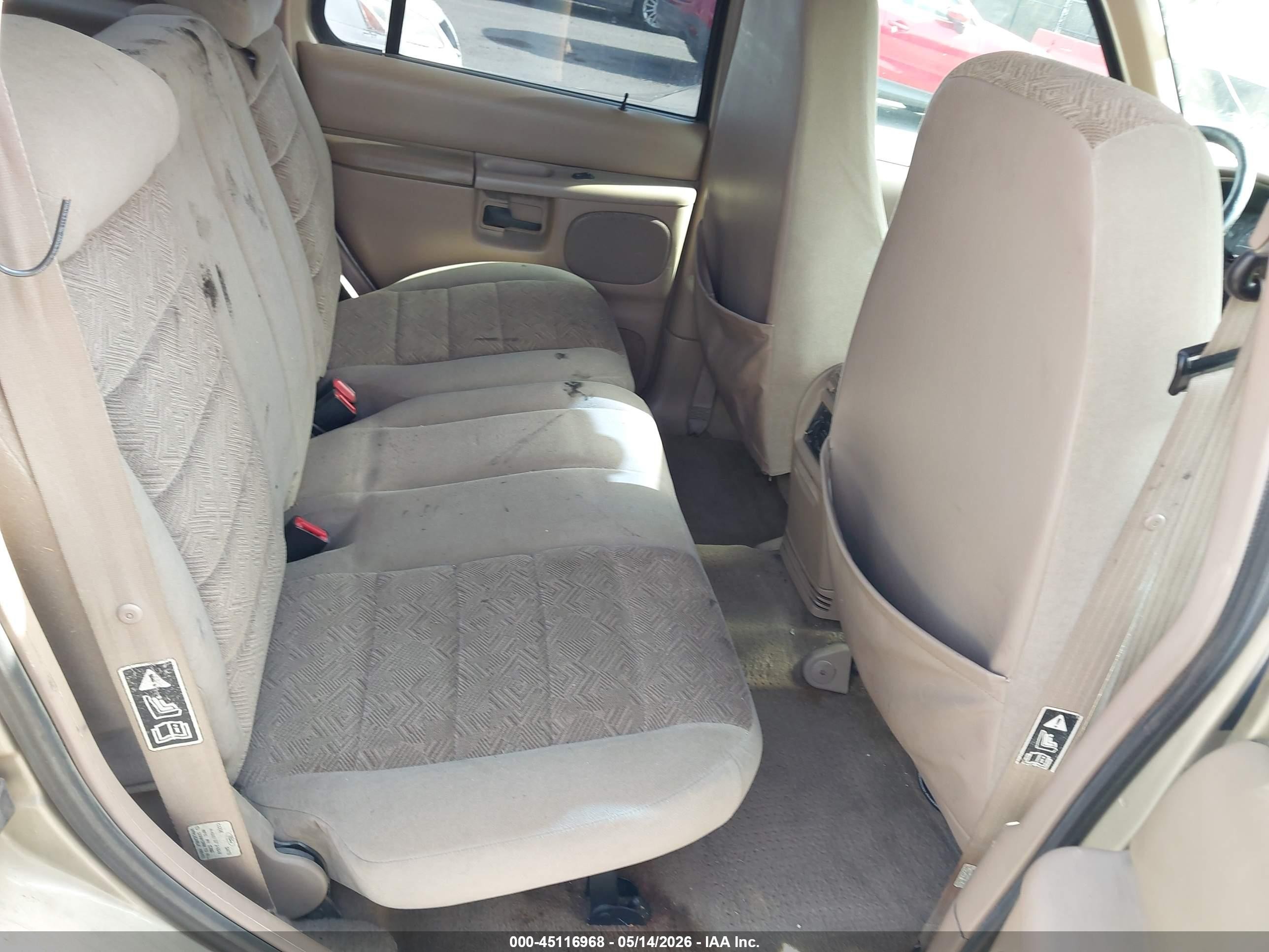 2000 Ford Explorer Xlt Tan vin: 1FMZU63P6YZB63228