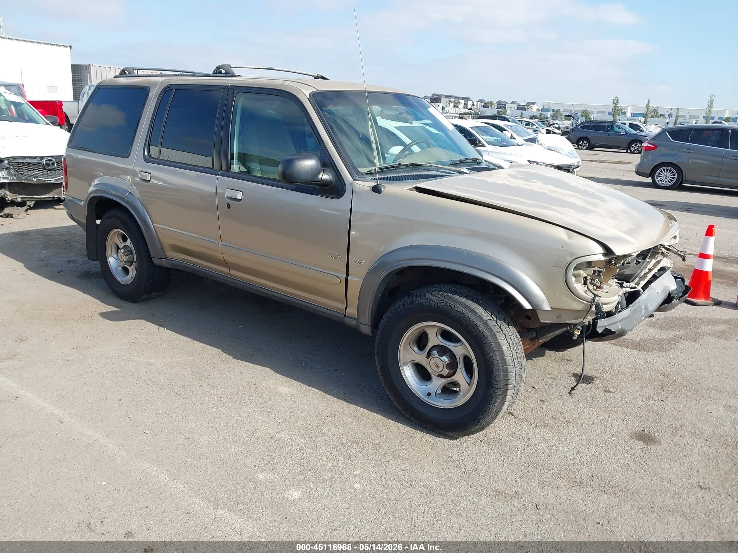 2000 Ford Explorer Xlt Tan vin: 1FMZU63P6YZB63228