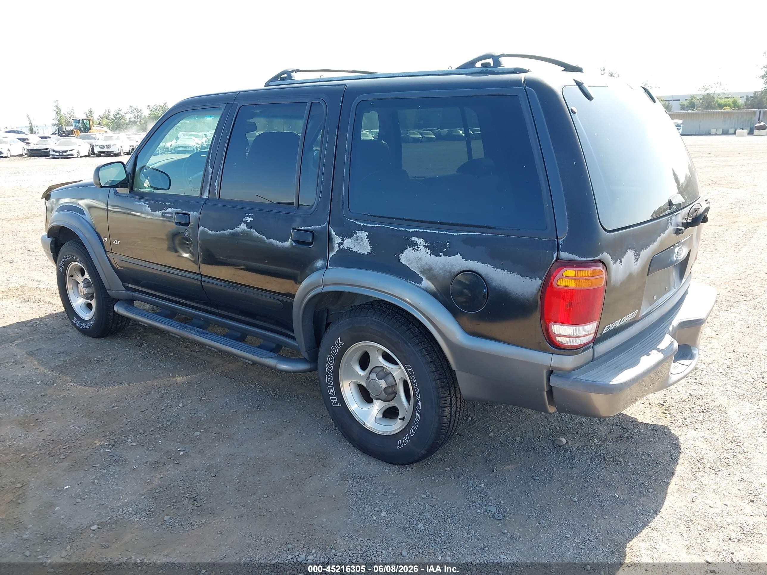 2000 Ford Explorer Xlt Black vin: 1FMZU63PXYZC25701