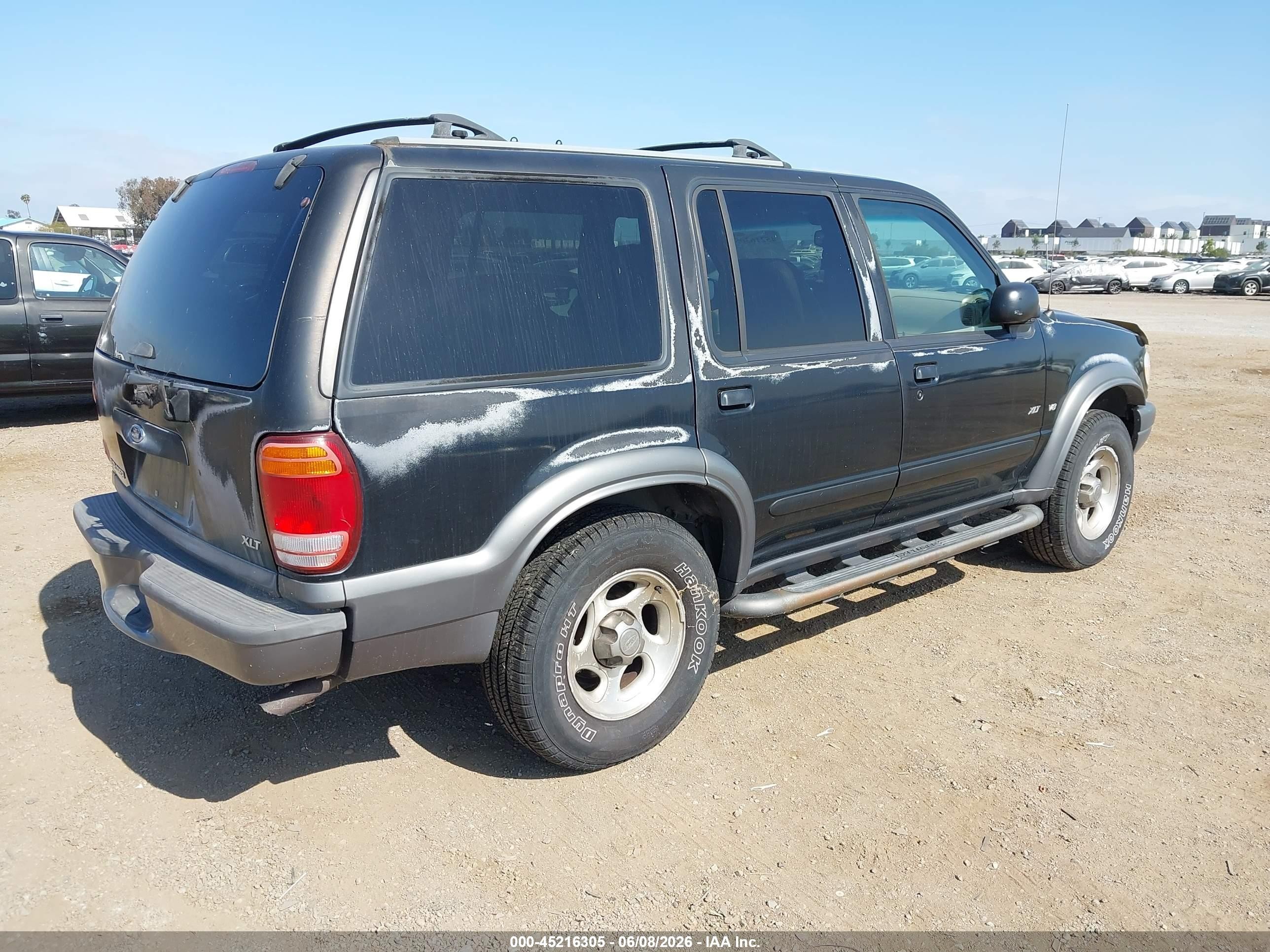 2000 Ford Explorer Xlt Black vin: 1FMZU63PXYZC25701