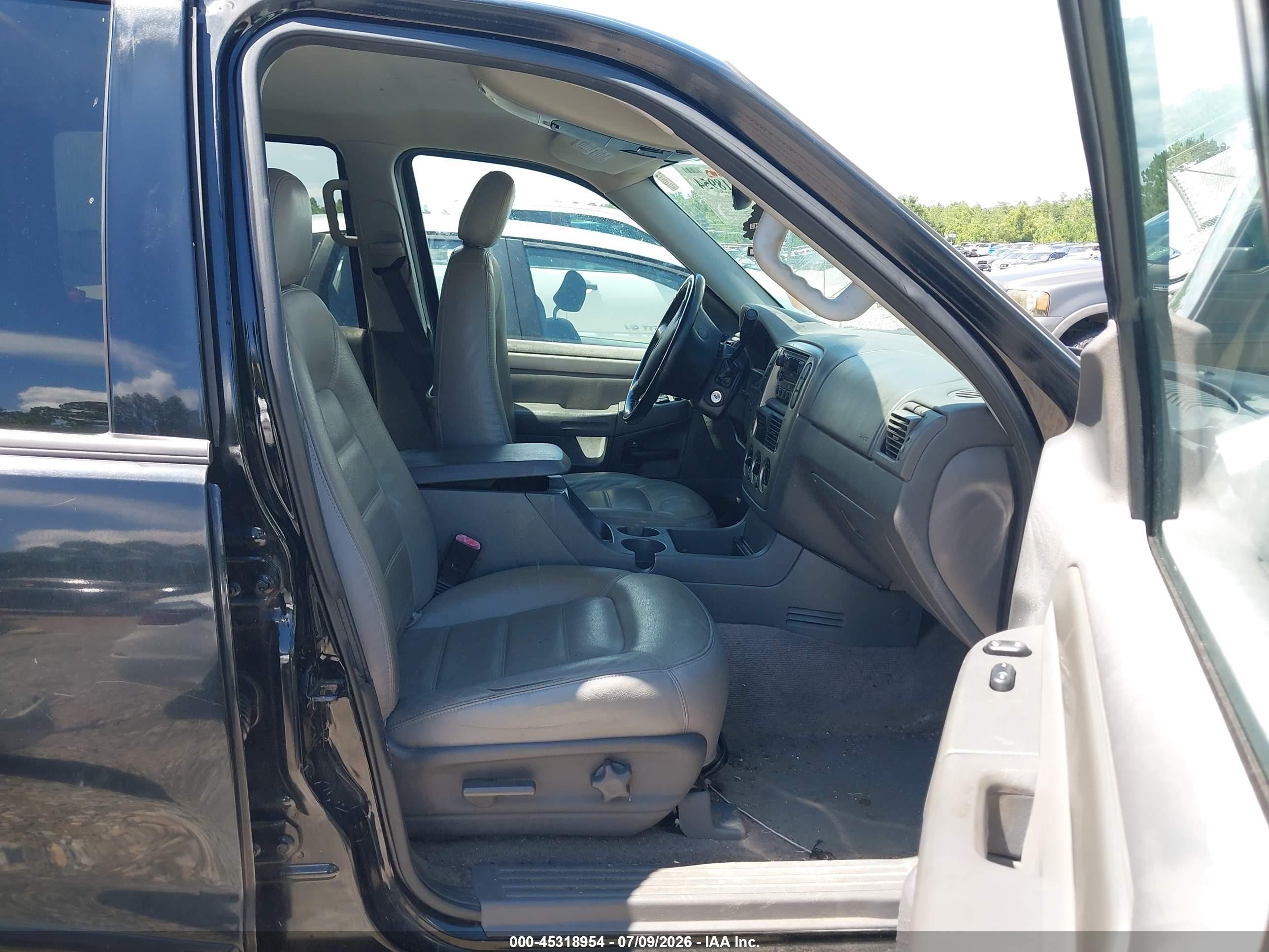 2004 Ford Explorer Xlt Black vin: 1FMZU63W14UA94589