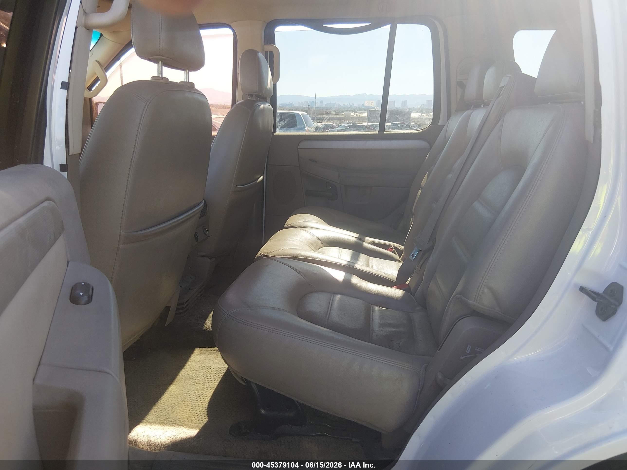 2003 Ford Explorer   White vin: 1FMZU63W43ZB04906