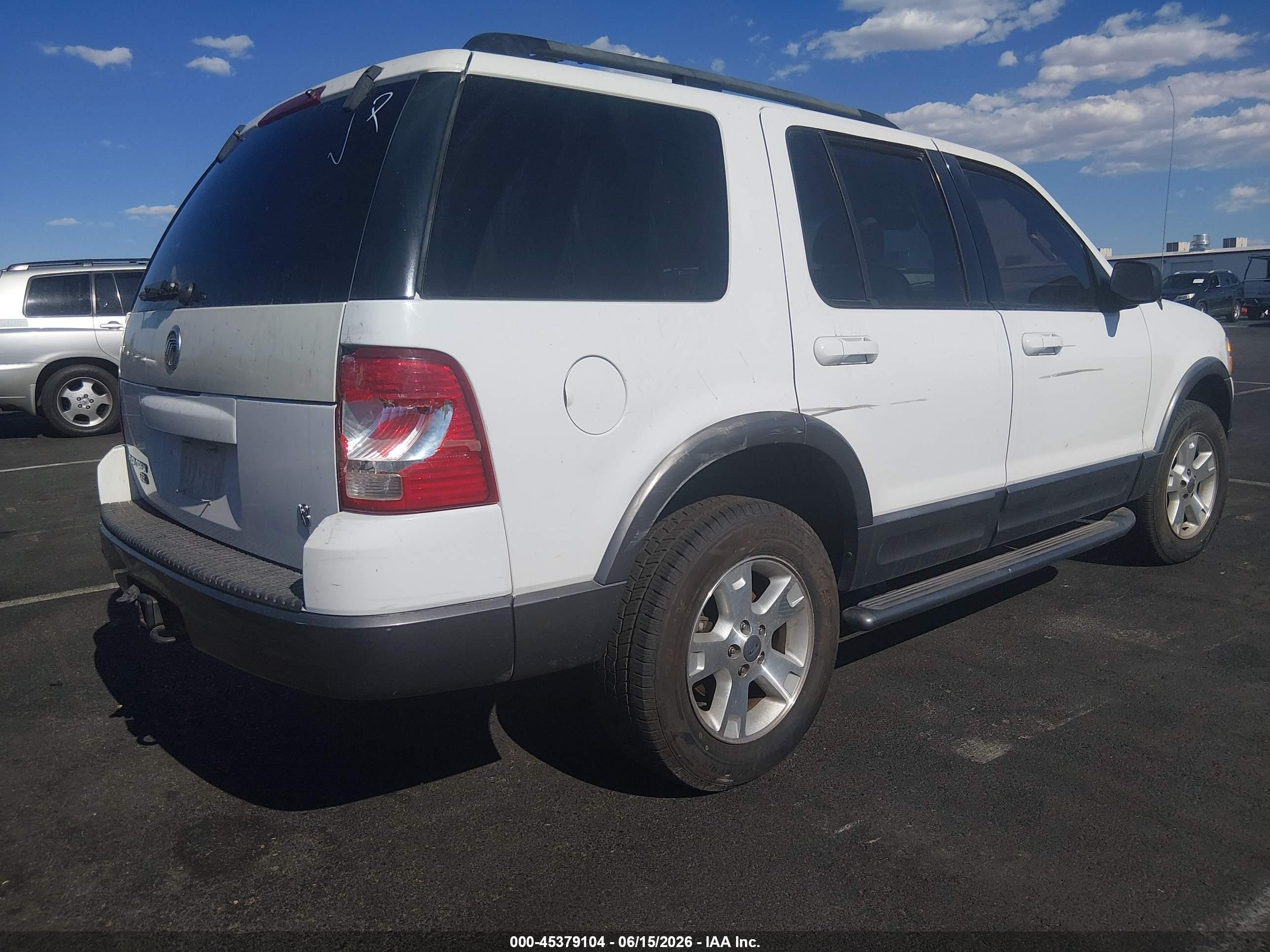 2003 Ford Explorer   White vin: 1FMZU63W43ZB04906