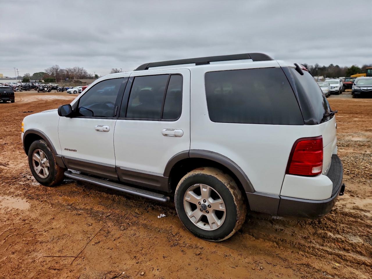 2005 Ford Explorer Xlt White vin: 1FMZU63W95UA77184