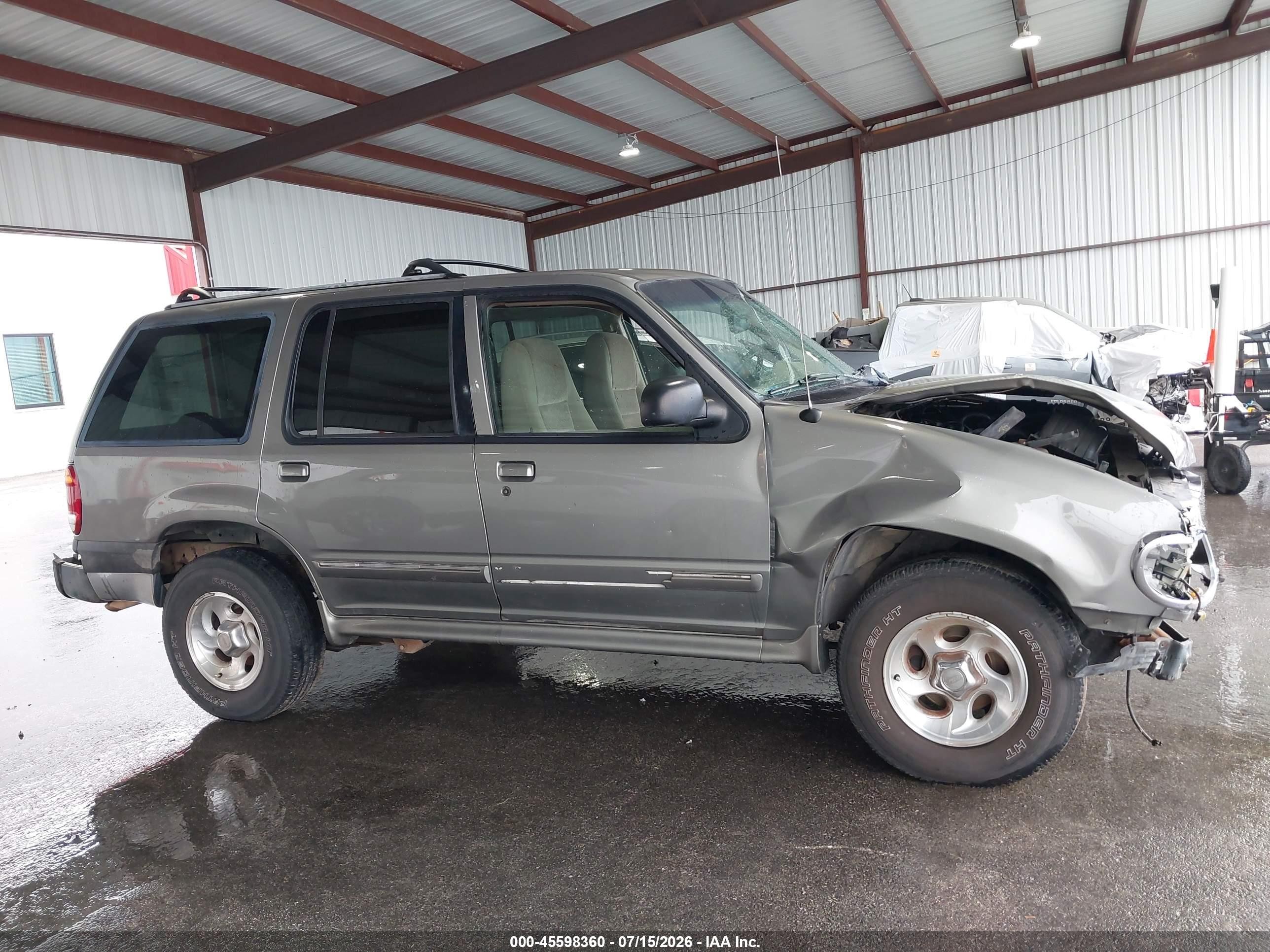 2000 Ford Explorer Xlt Beige vin: 1FMZU63X6YZC45296