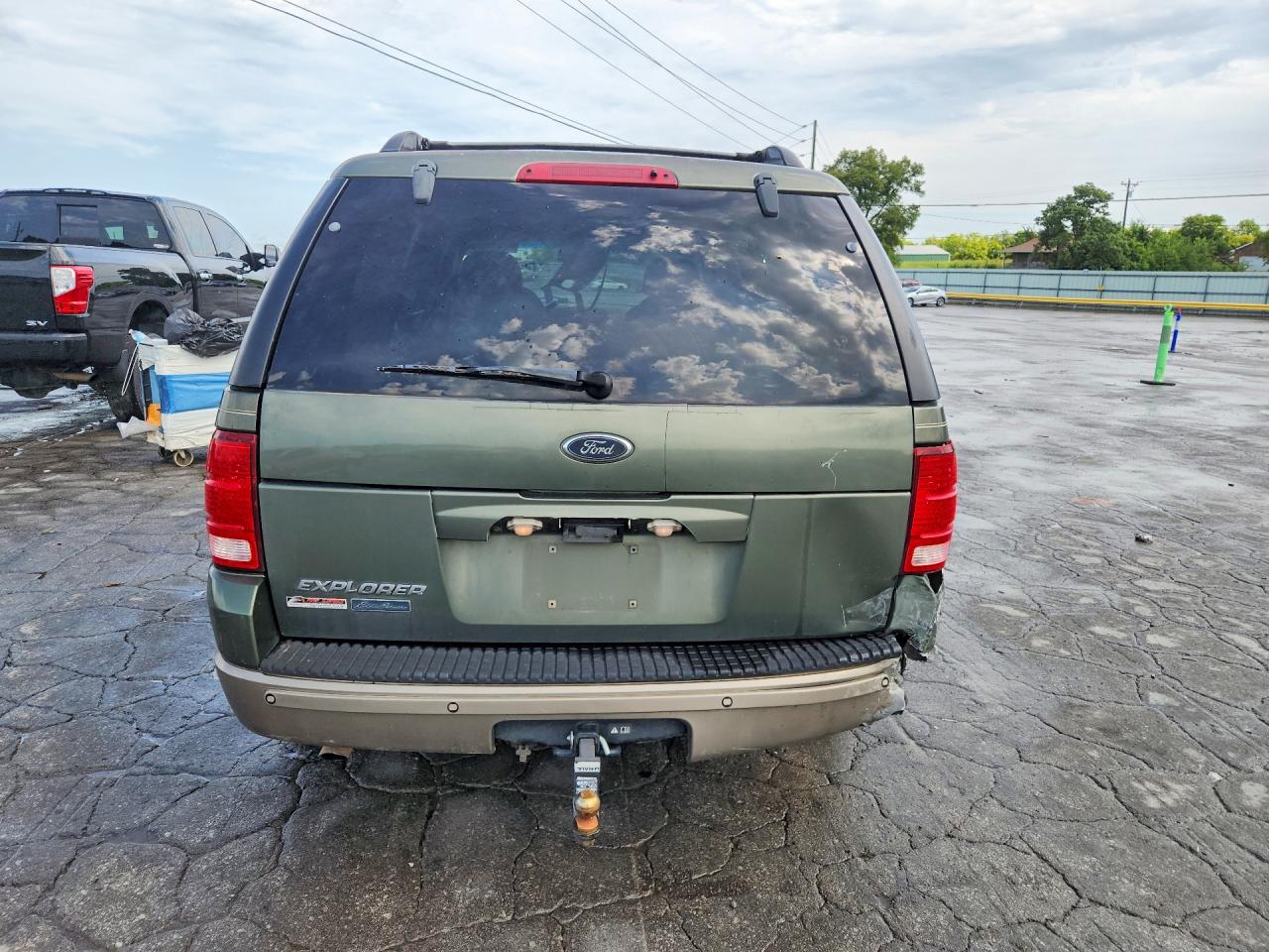 2002 Ford Explorer Eddie Bauer Green vin: 1FMZU64EX2UA52232