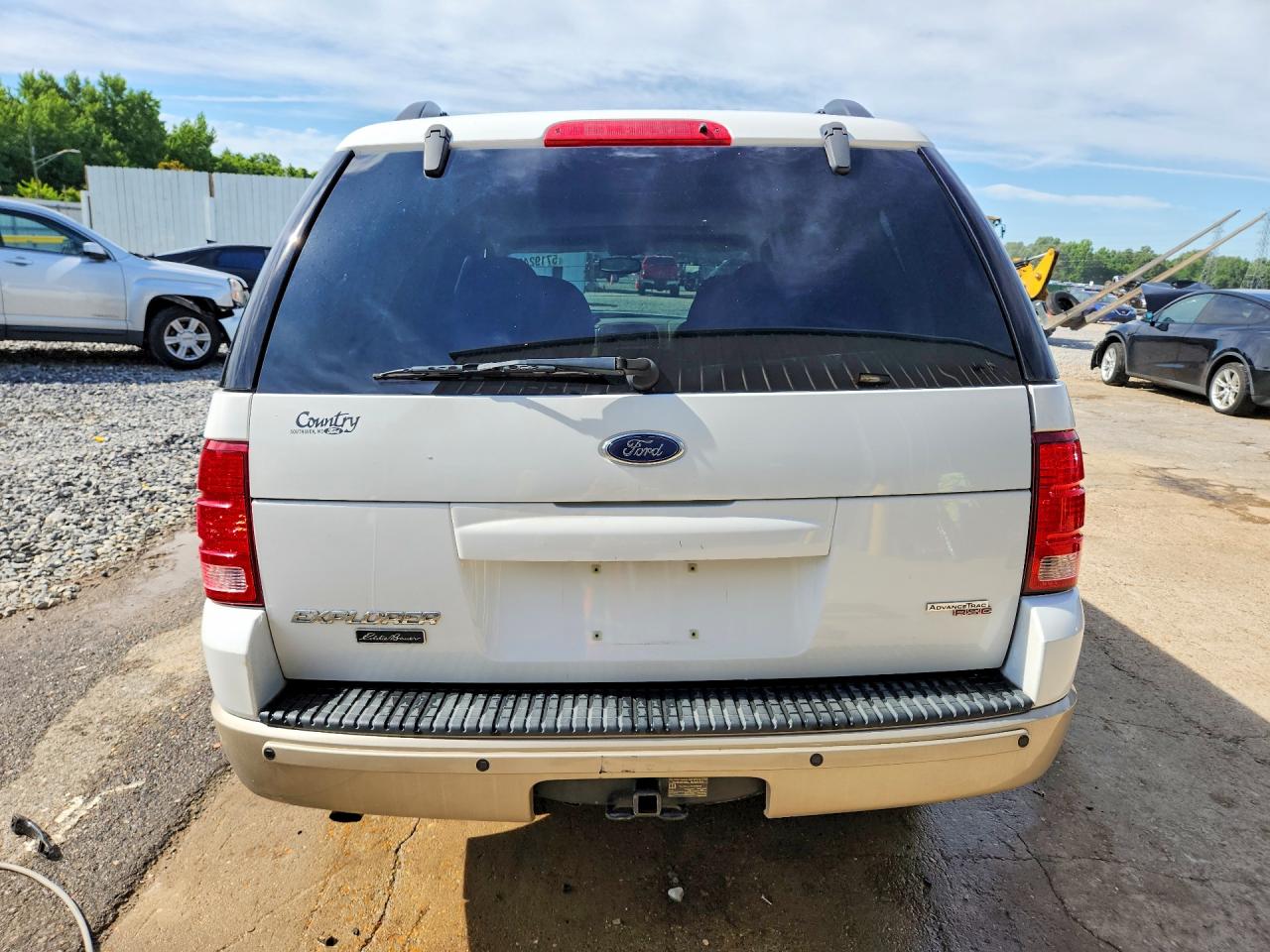 2005 Ford Explorer Eddie Bauer White vin: 1FMZU64K55UA90283