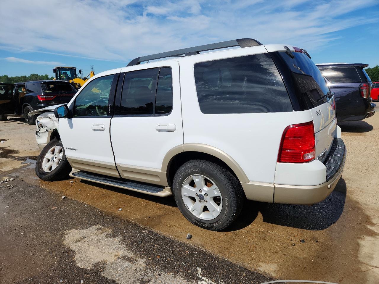 2005 Ford Explorer Eddie Bauer White vin: 1FMZU64K55UA90283