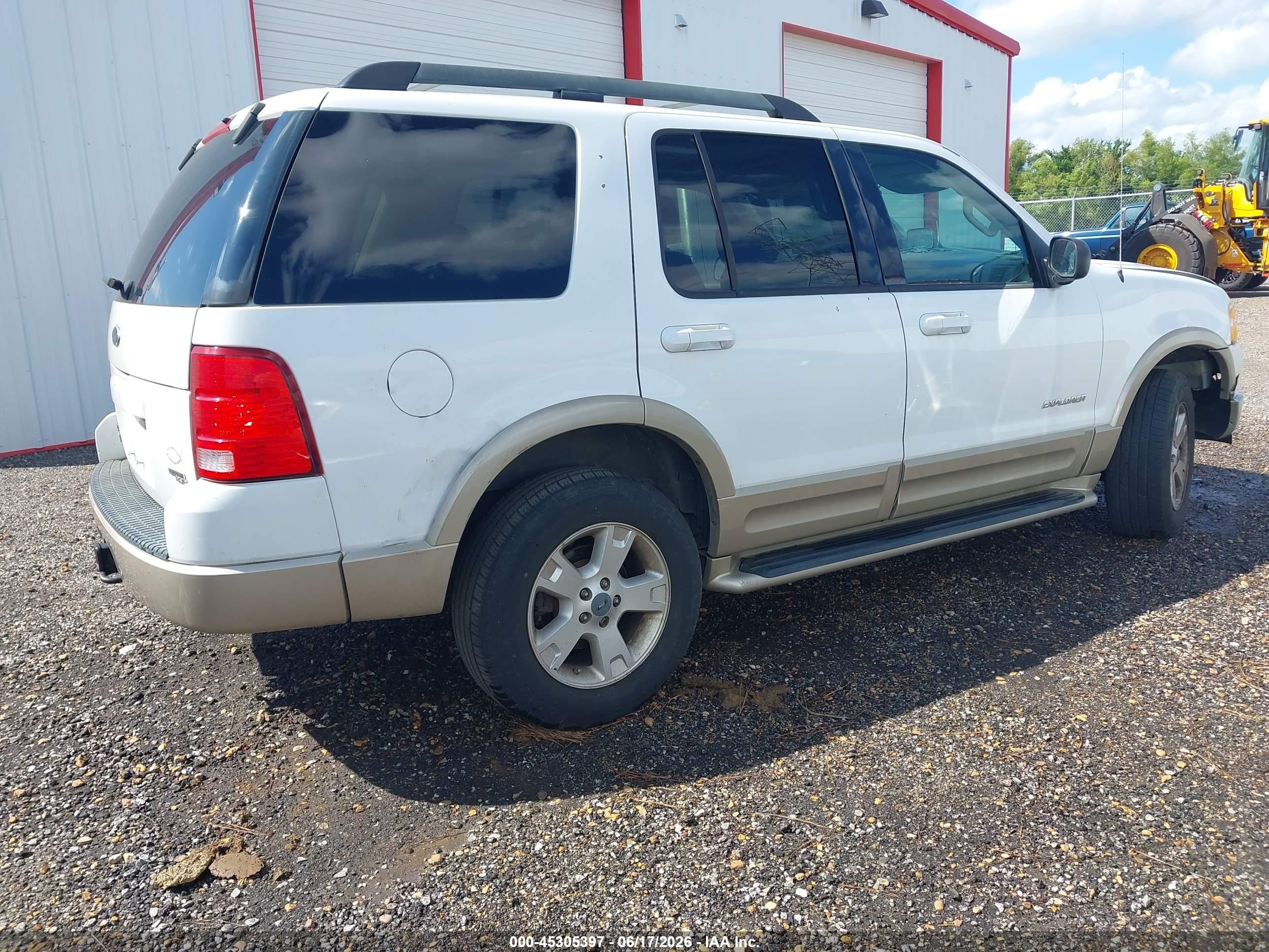 2005 Ford Explorer Eddie Bauer White vin: 1FMZU64K65UA15060